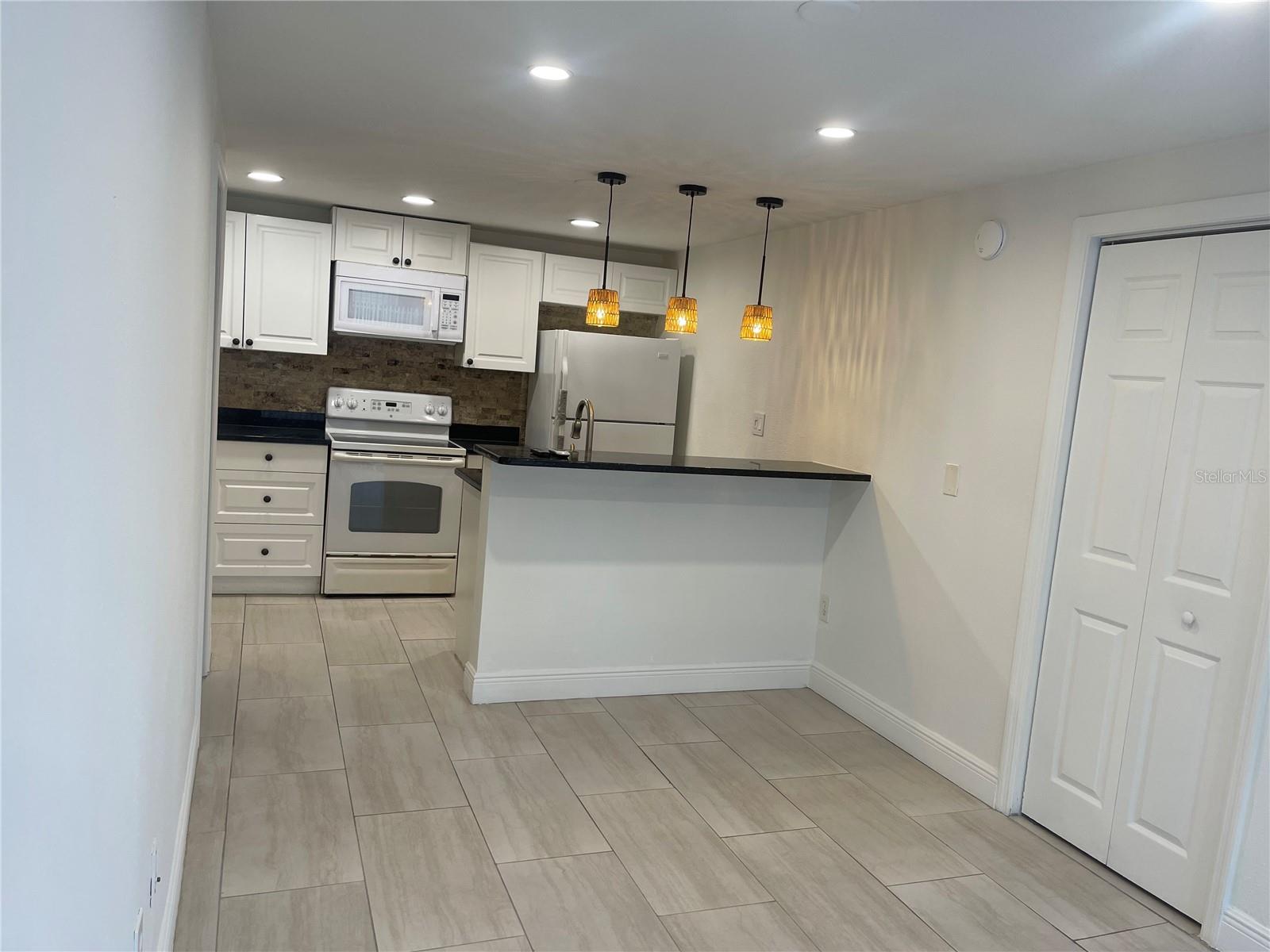 Image 4 of 14 For 614 Hyer Avenue B