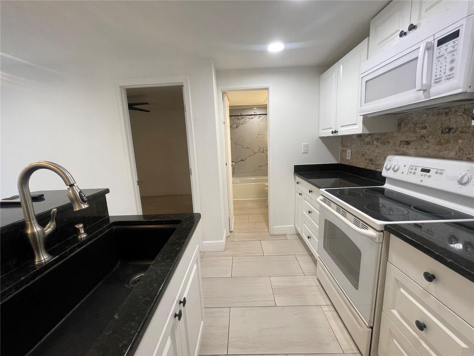 Image 6 of 14 For 614 Hyer Avenue B