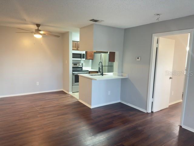 Image 4 of 35 For 208 Afton Square 204