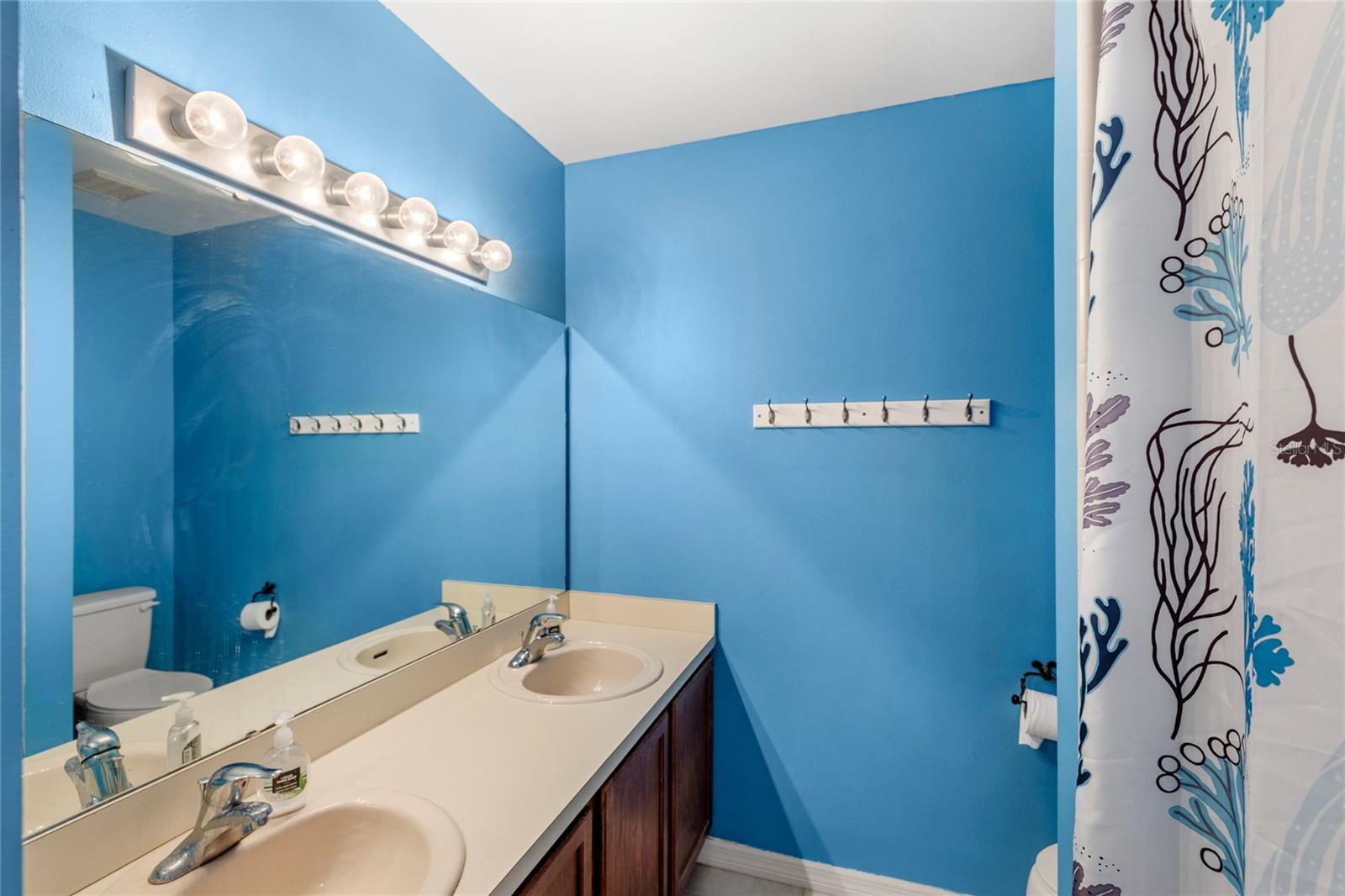 Image 22 of 34 For 5621 Breckenridge Circle