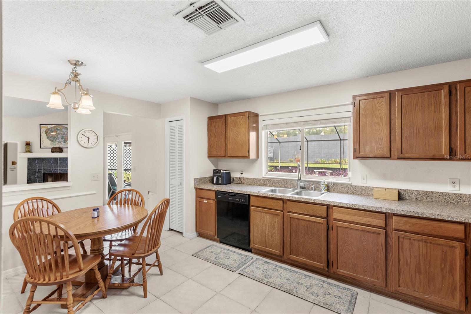 Image 8 of 34 For 5621 Breckenridge Circle