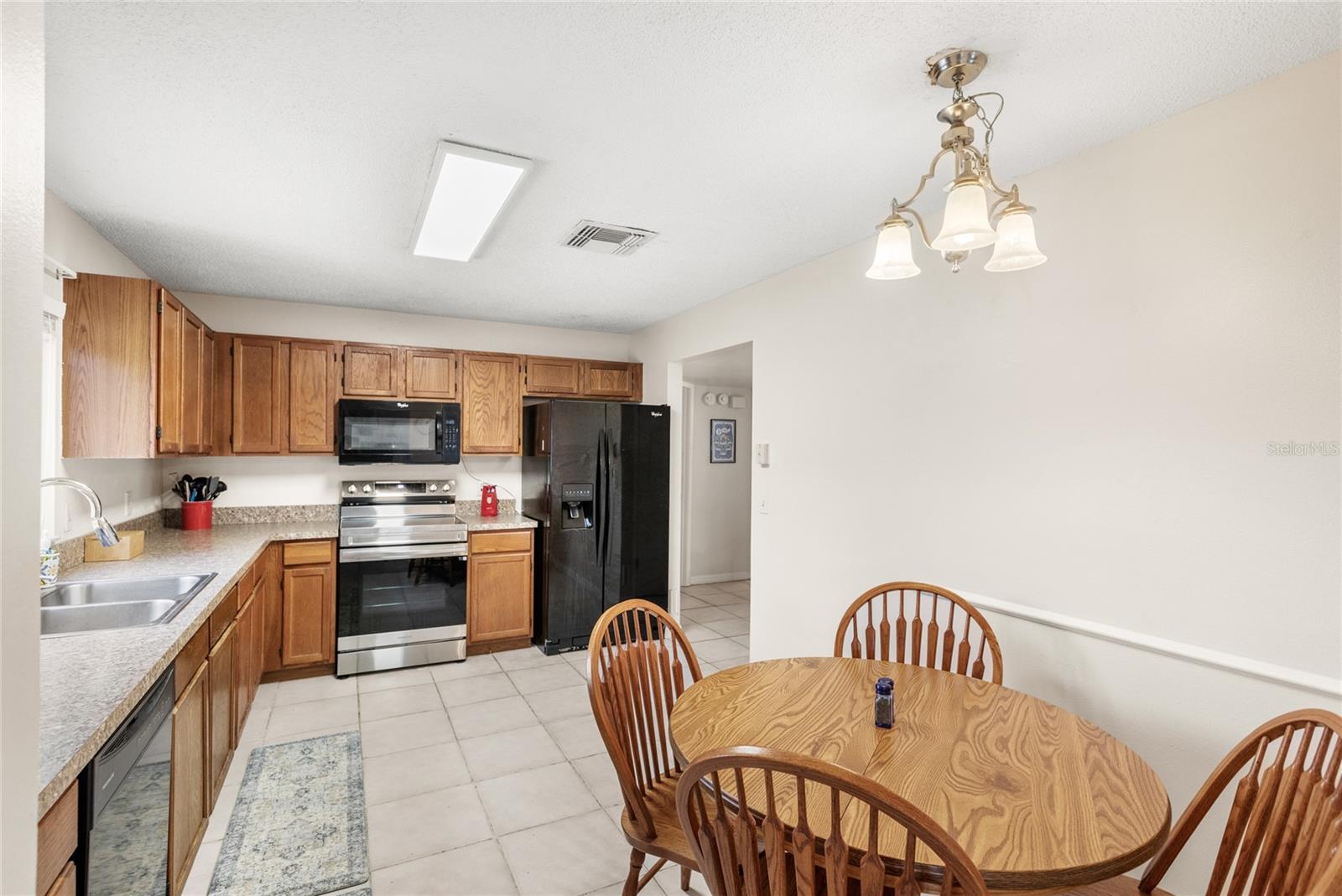 Image 9 of 34 For 5621 Breckenridge Circle
