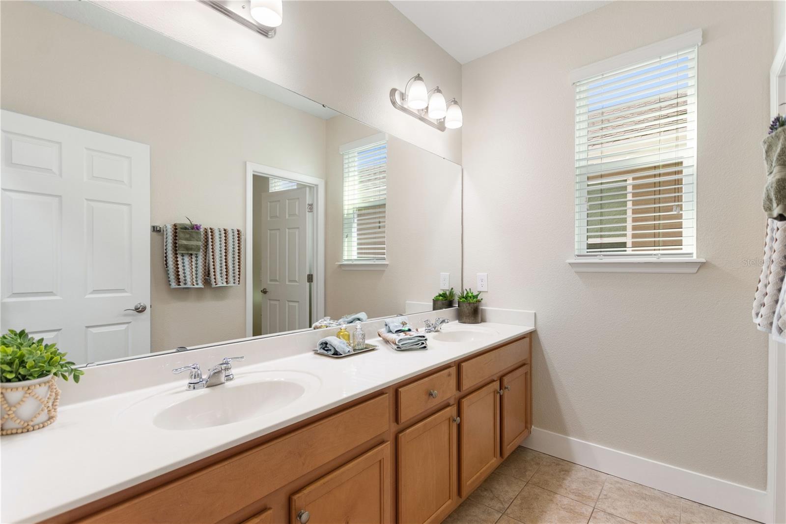 Image 44 of 76 For 12136 Canyon Sun Trail