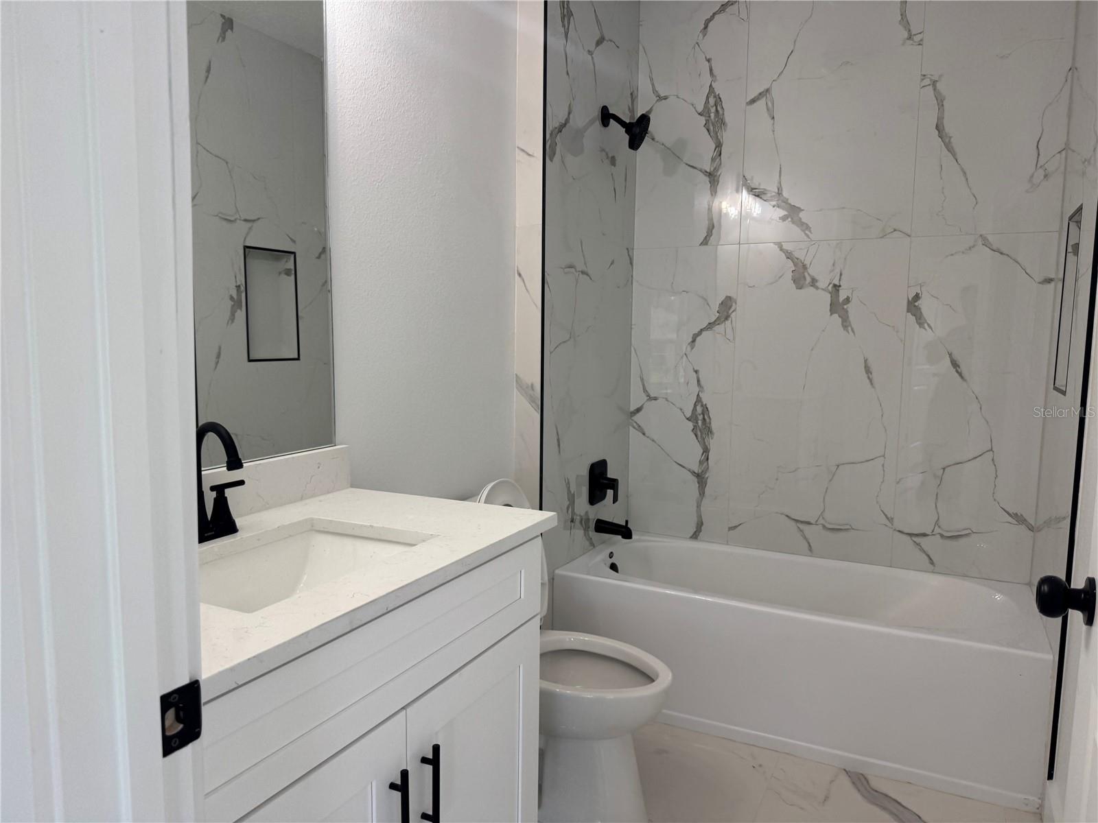 Listing photo id 8 for 2062 W Hampshire Blvd