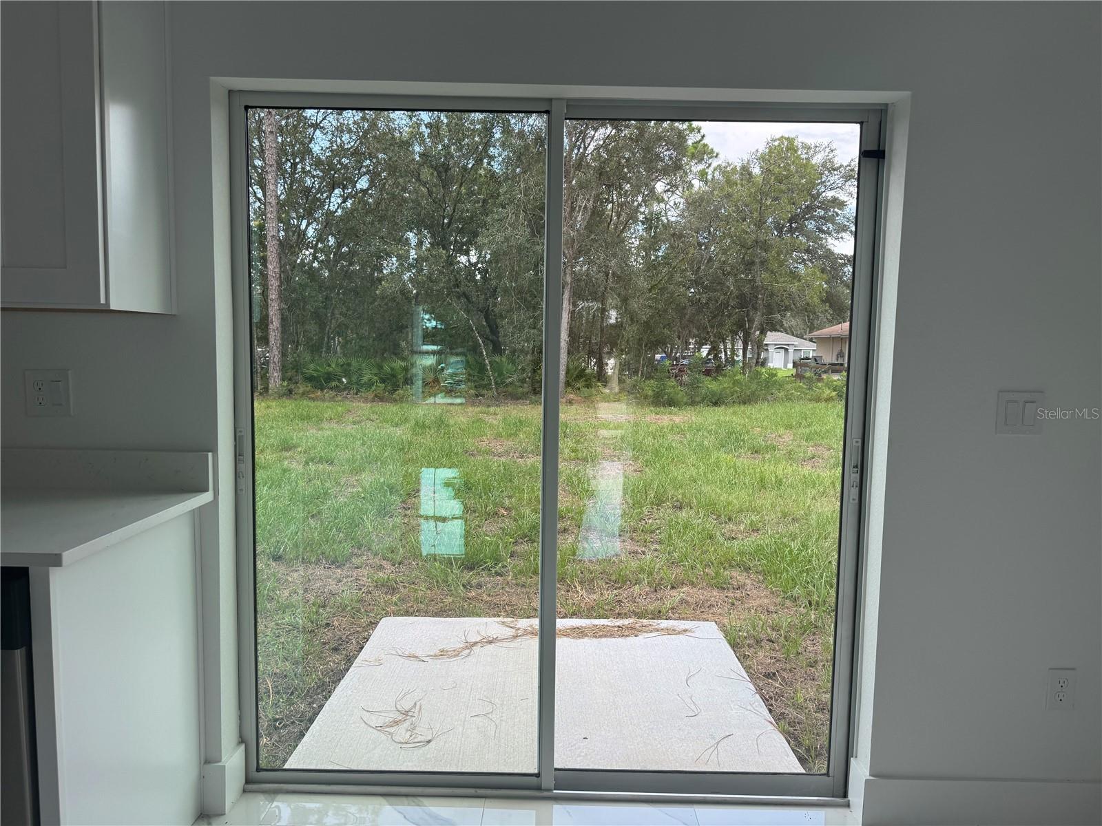 Listing photo id 12 for 2062 W Hampshire Blvd