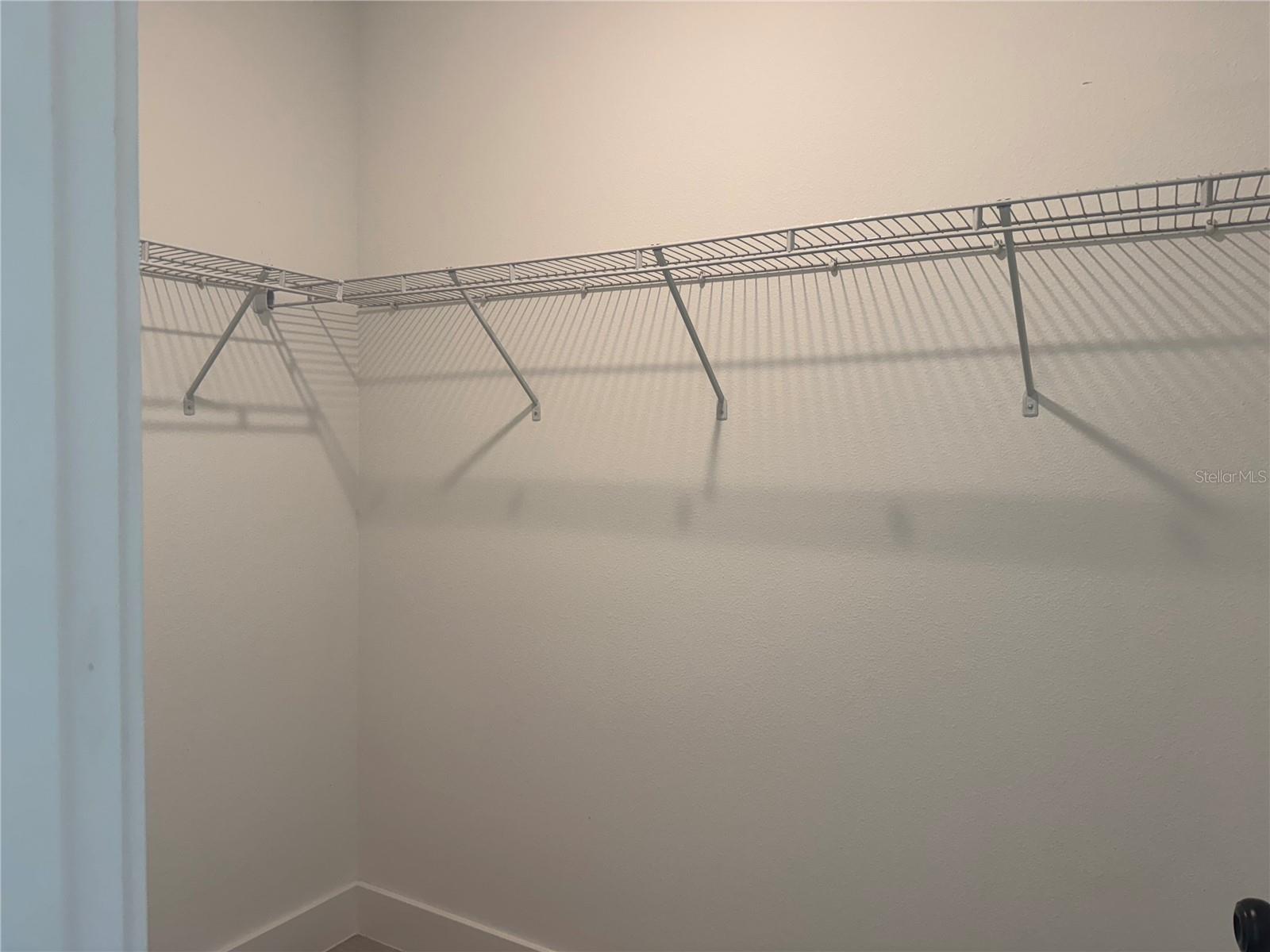 Listing photo id 6 for 2062 W Hampshire Blvd