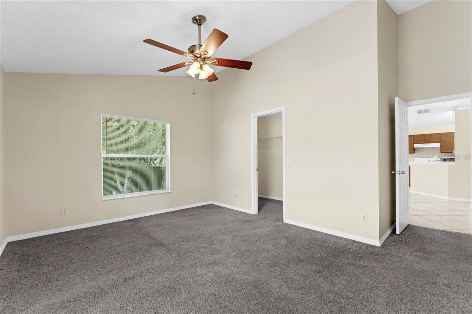 Image 14 of 28 For 4422 King Edward Drive