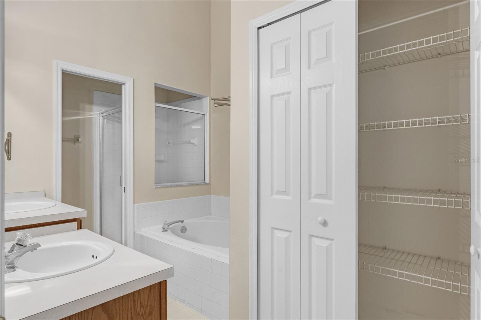 Image 18 of 28 For 4422 King Edward Drive