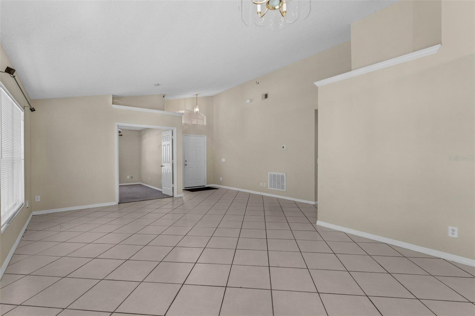 Image 3 of 28 For 4422 King Edward Drive