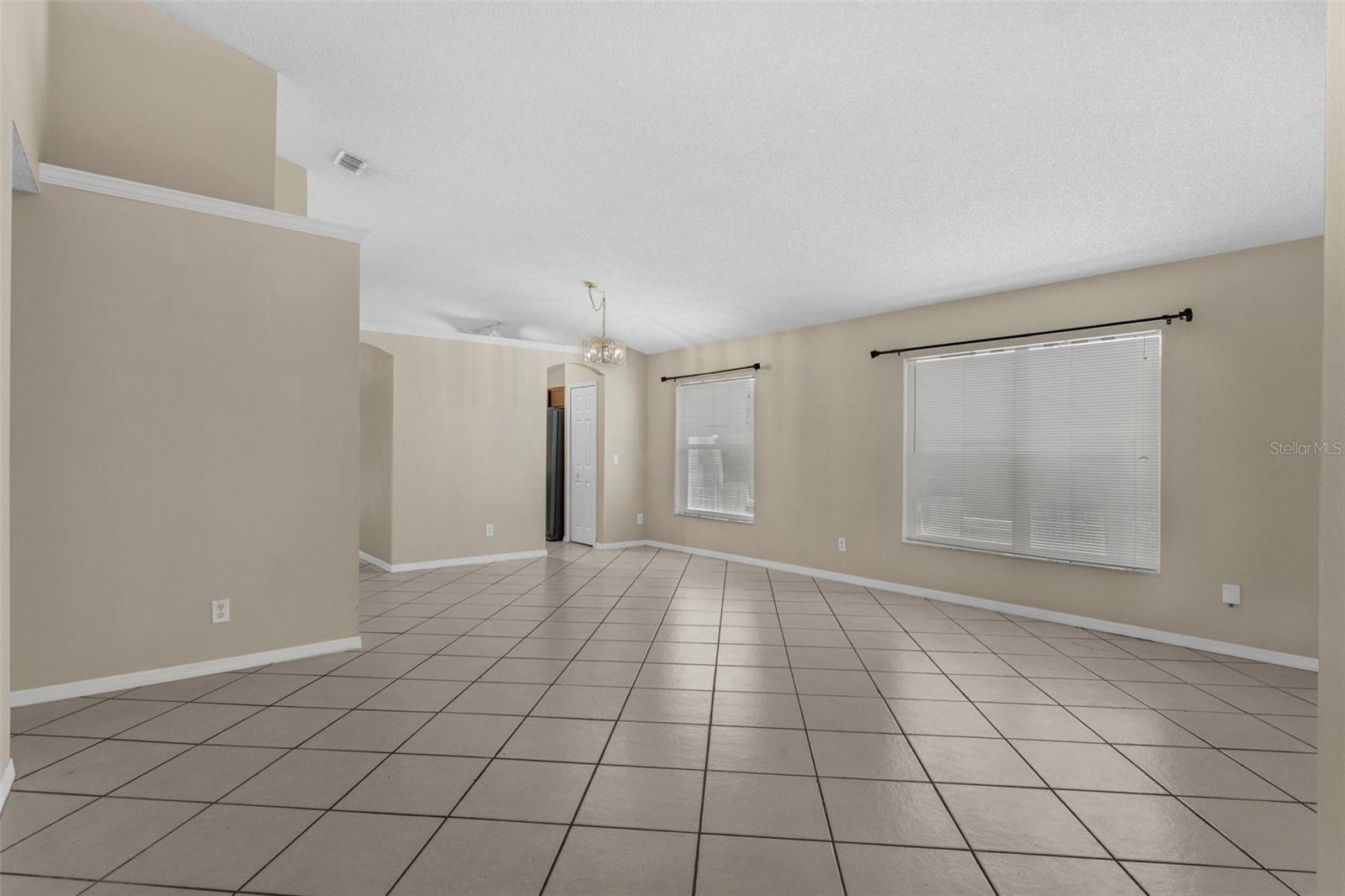 Image 5 of 28 For 4422 King Edward Drive