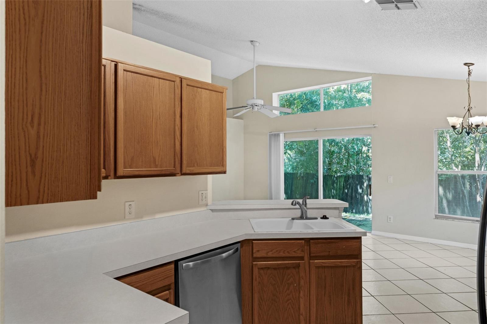 Image 9 of 28 For 4422 King Edward Drive