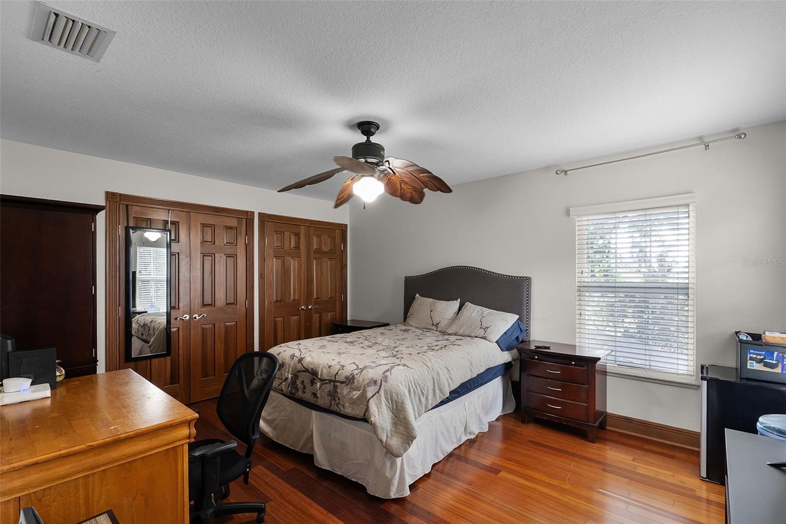 Image 19 of 56 For 16623 Royal Palm Drive
