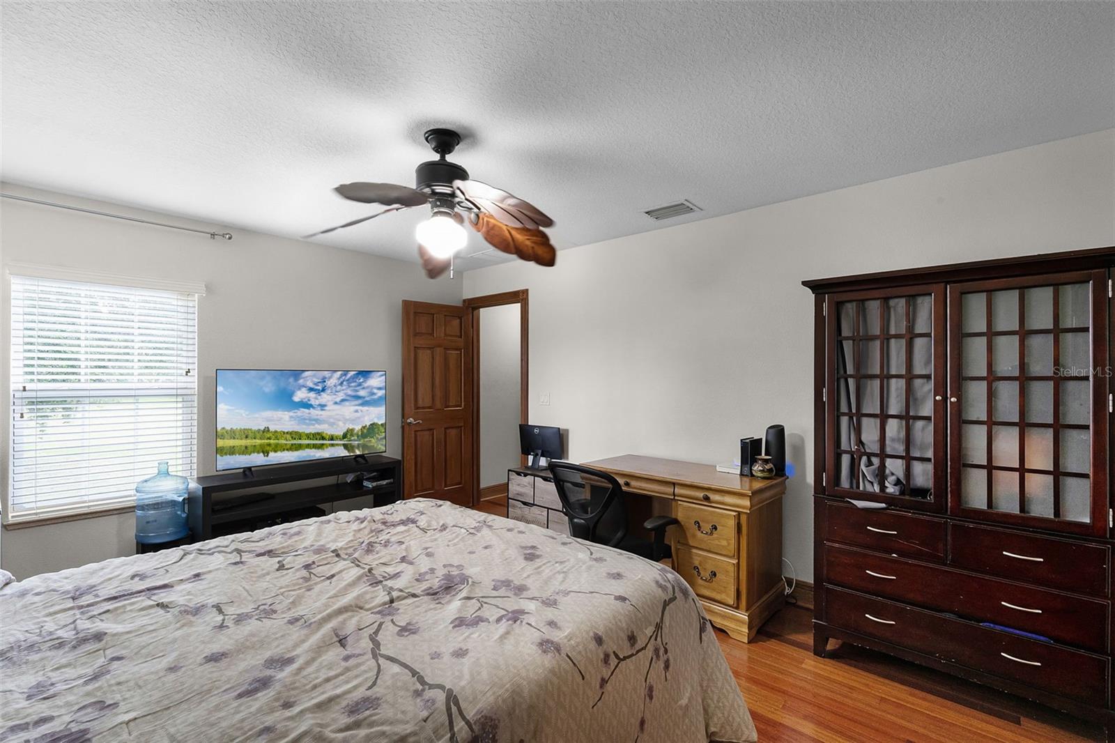 Image 20 of 56 For 16623 Royal Palm Drive