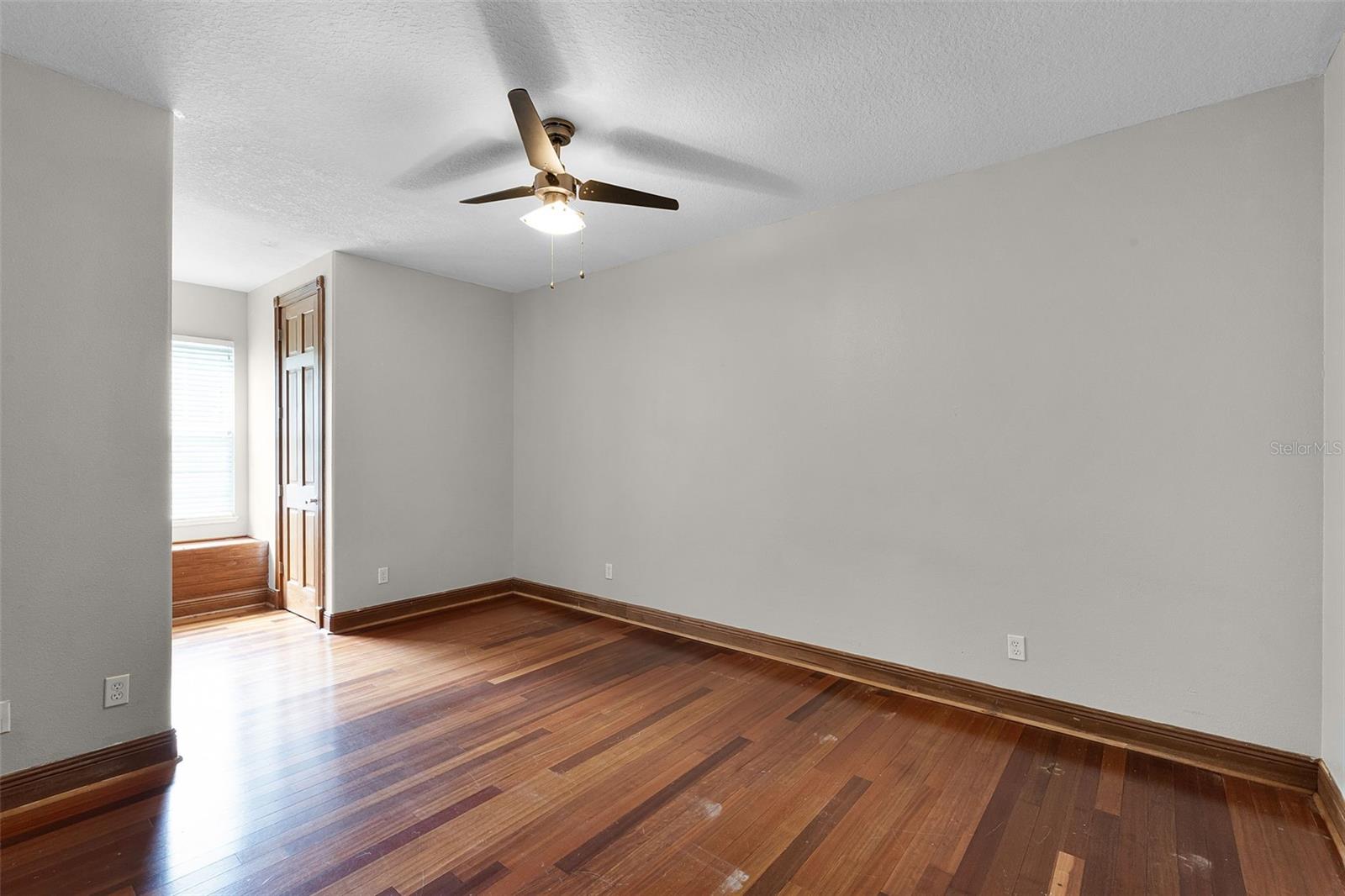 Image 24 of 56 For 16623 Royal Palm Drive