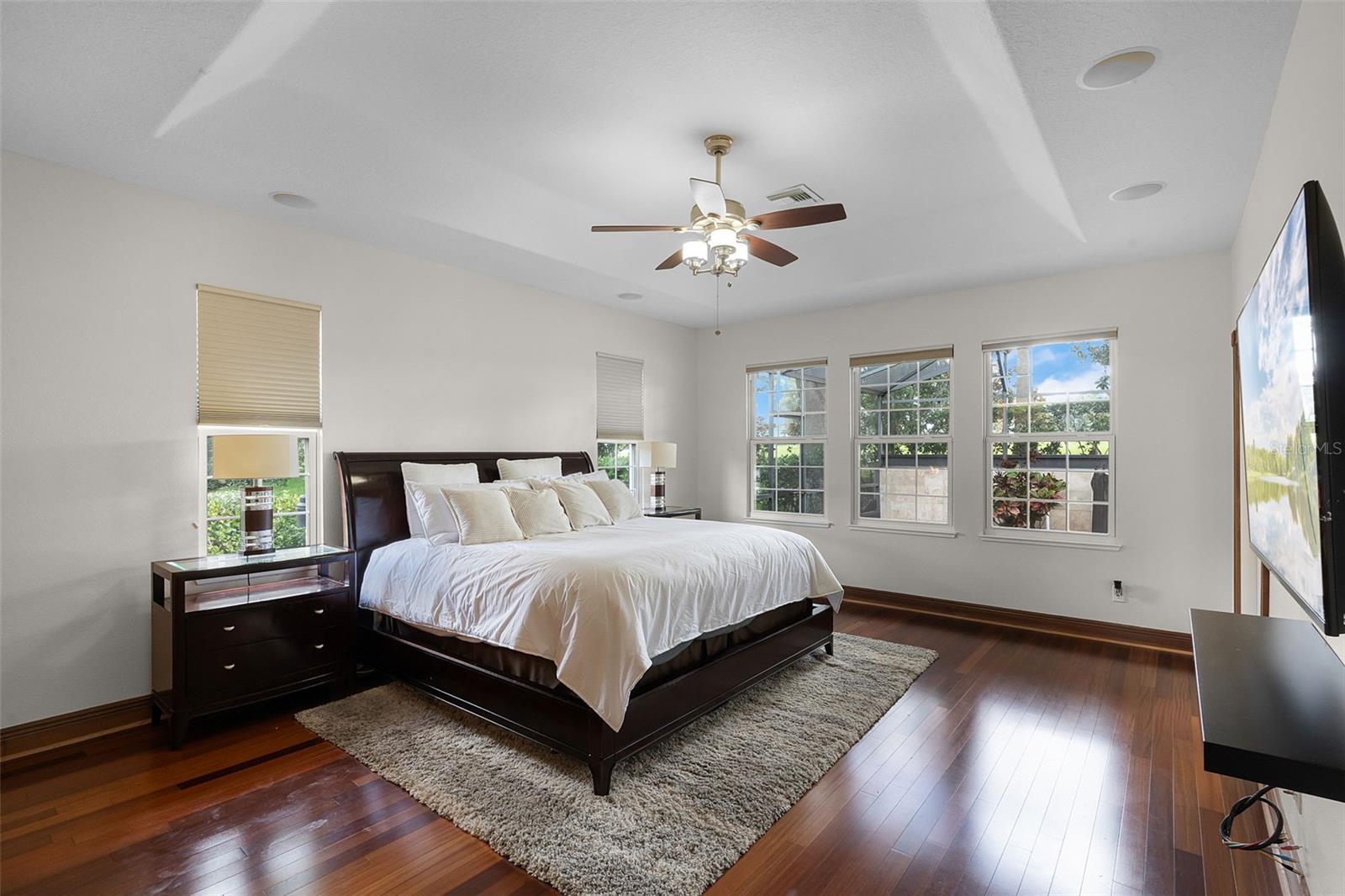 Image 33 of 56 For 16623 Royal Palm Drive