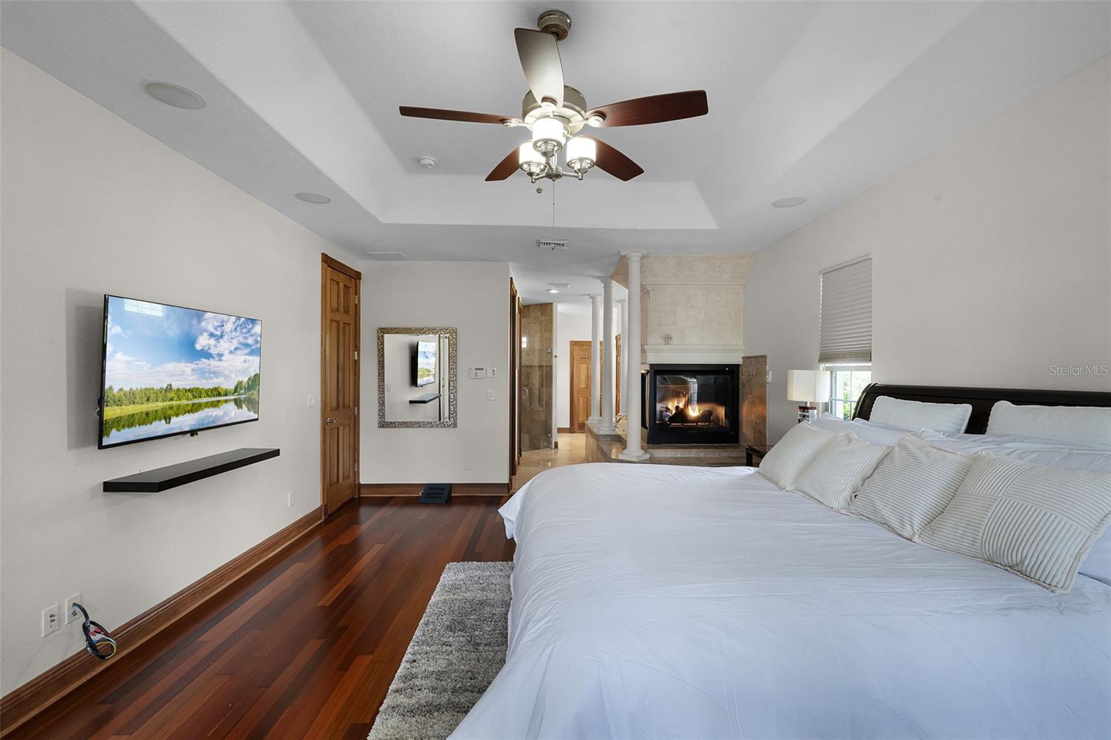 Image 35 of 56 For 16623 Royal Palm Drive
