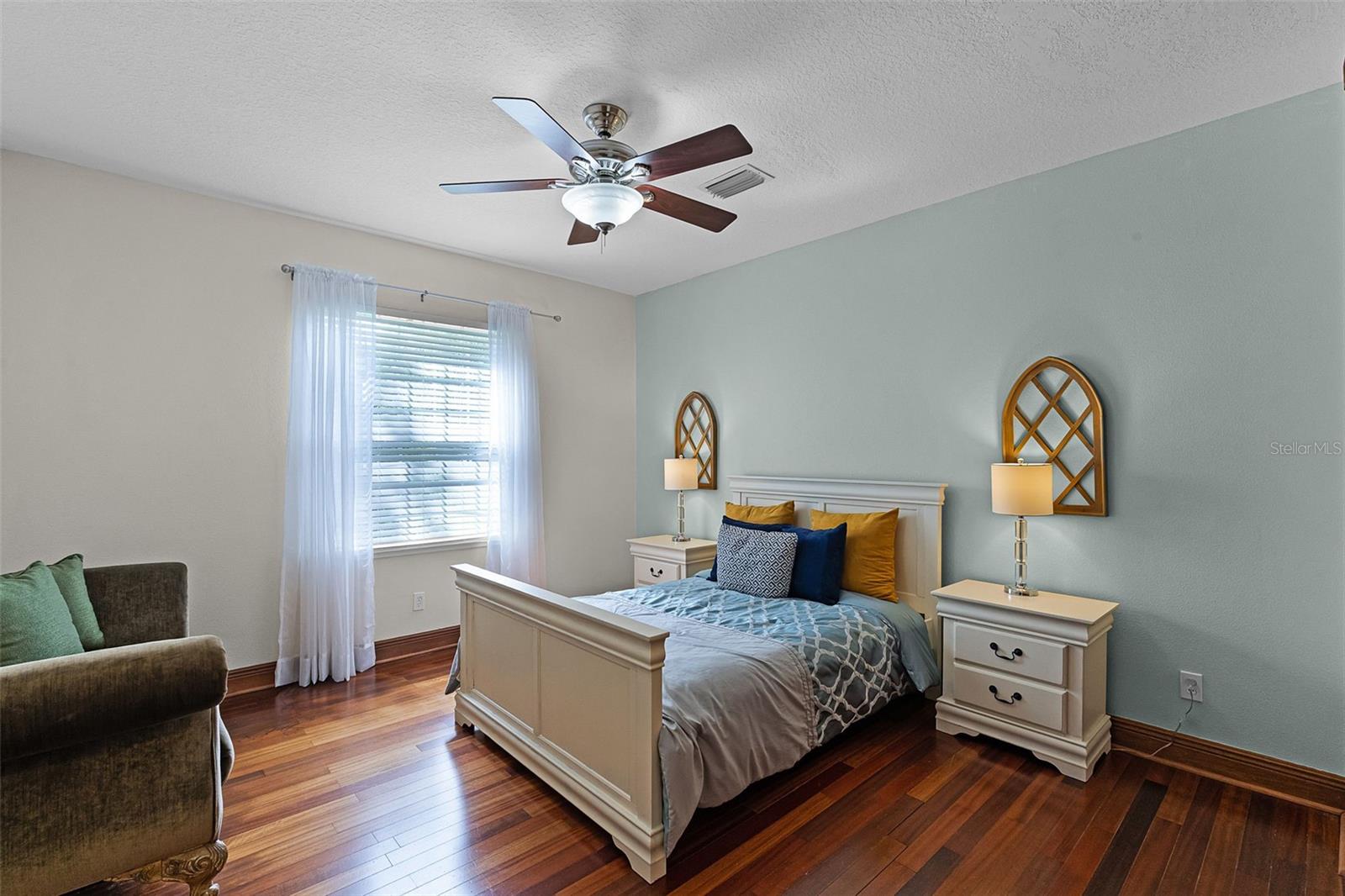 Image 38 of 56 For 16623 Royal Palm Drive