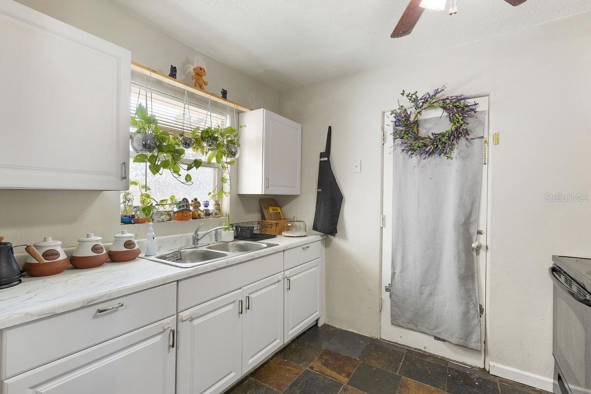 Image 15 of 23 For 828 50th Avenue S
