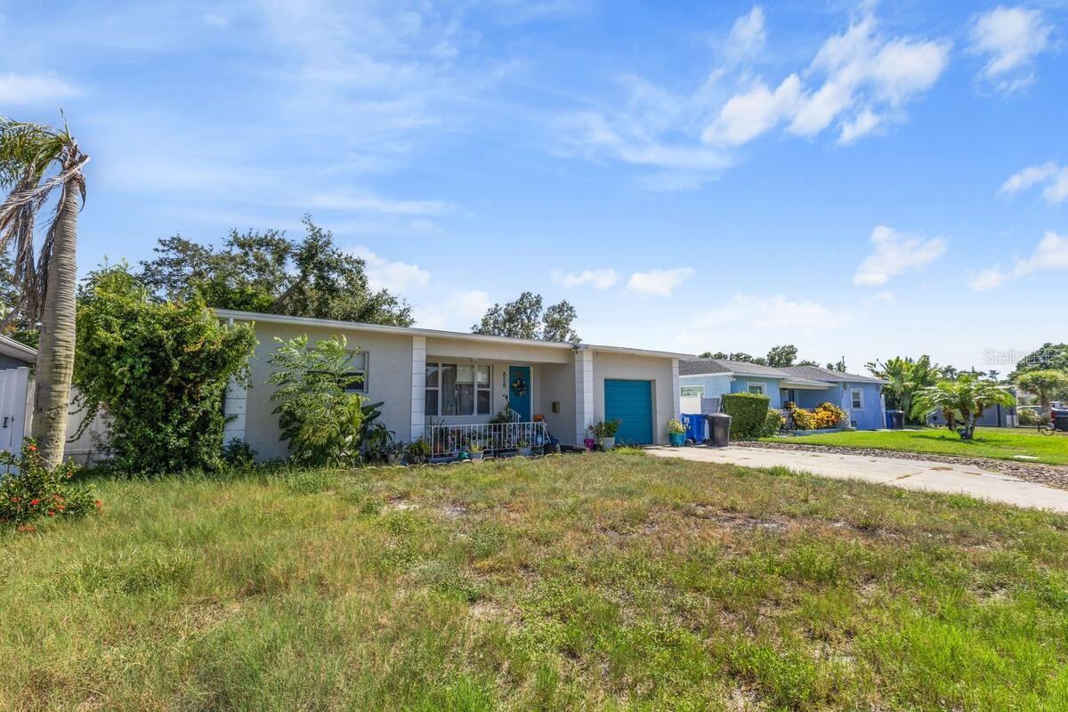 Image 2 of 23 For 828 50th Avenue S