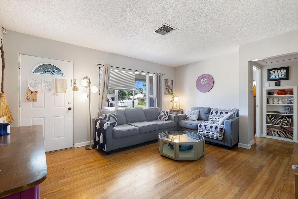 Image 5 of 23 For 828 50th Avenue S