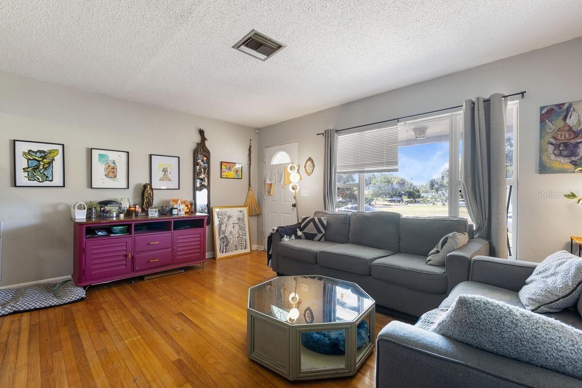 Image 9 of 23 For 828 50th Avenue S