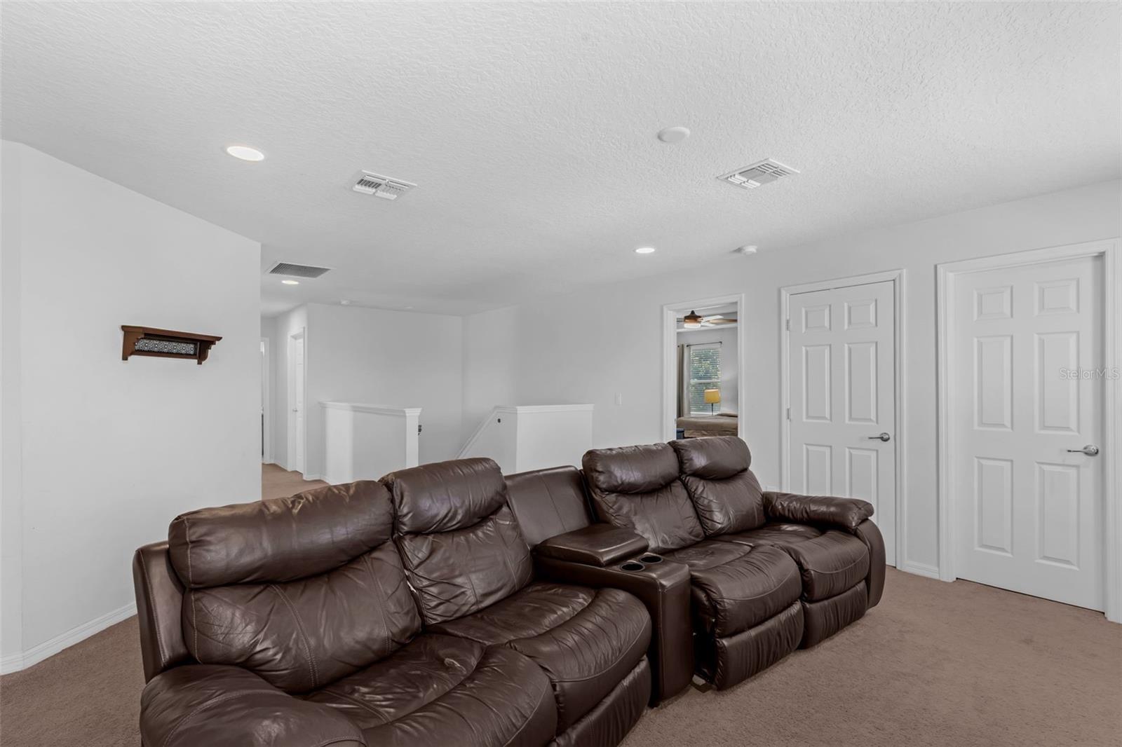 Image 21 of 42 For 1641 Regal River Circle
