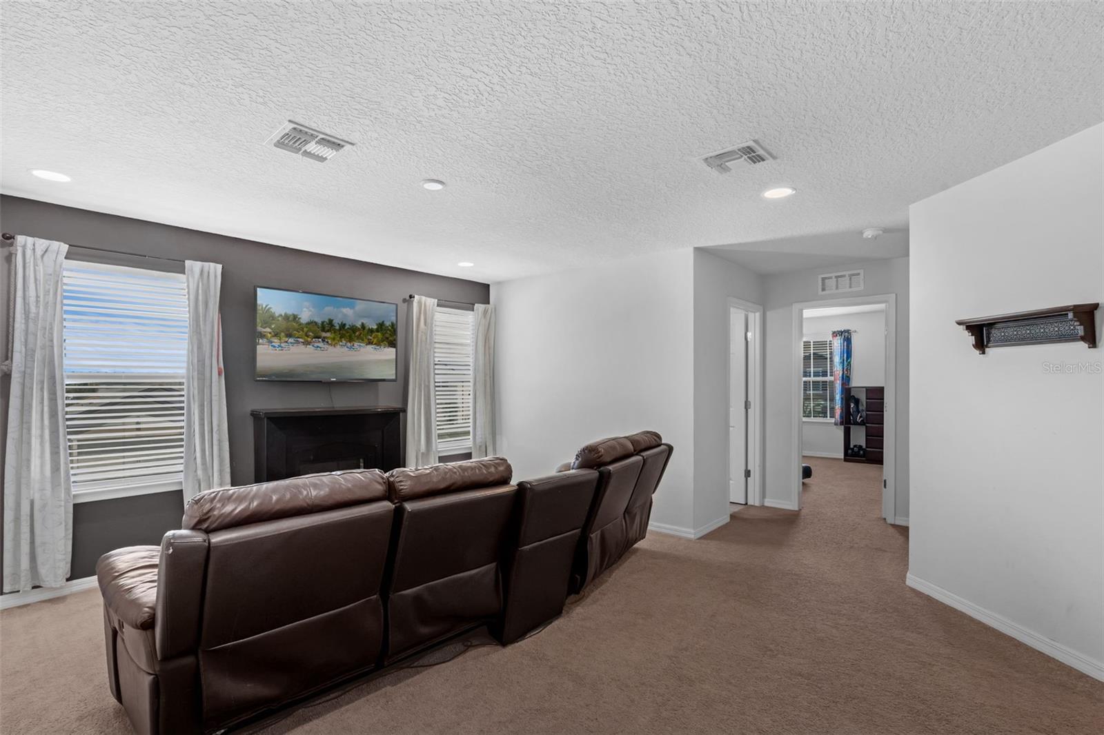 Image 22 of 42 For 1641 Regal River Circle