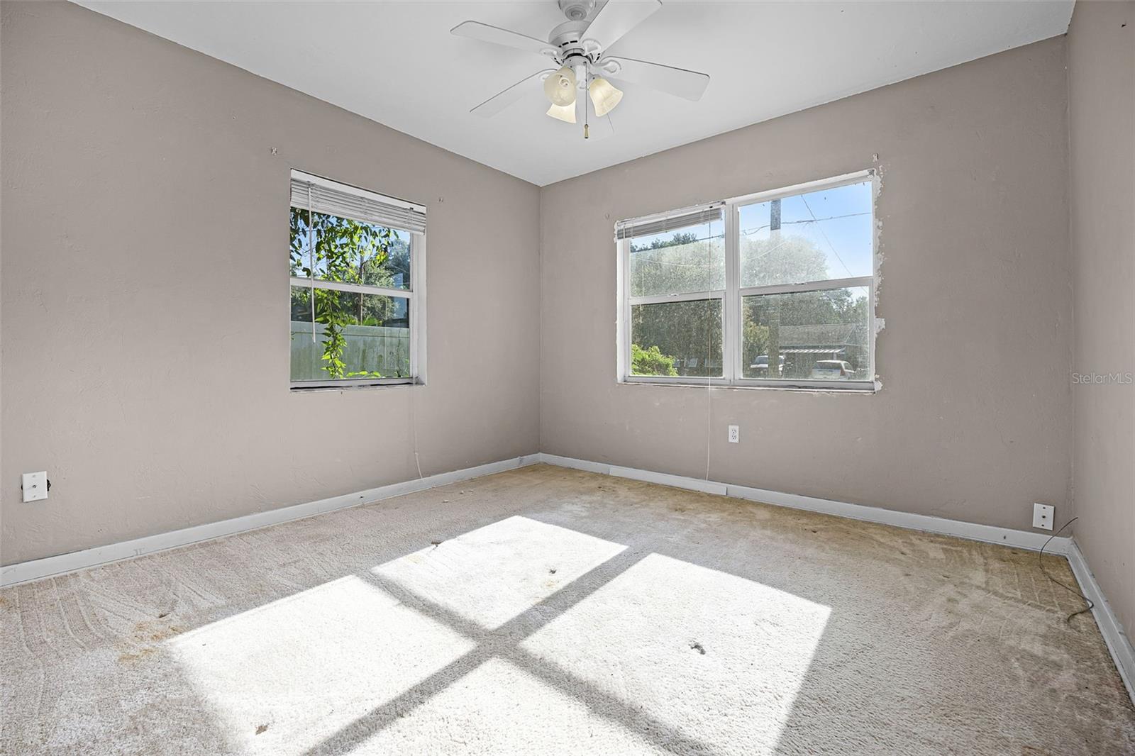 Image 19 of 35 For 905 Dowd Avenue