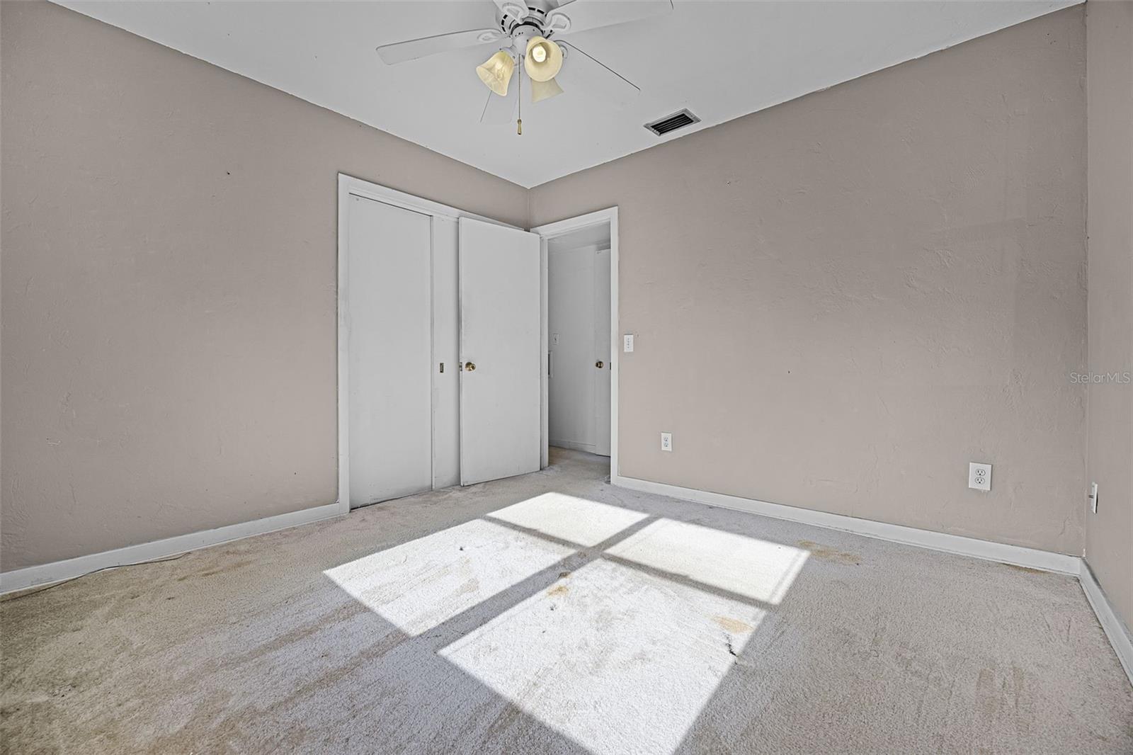 Image 20 of 35 For 905 Dowd Avenue