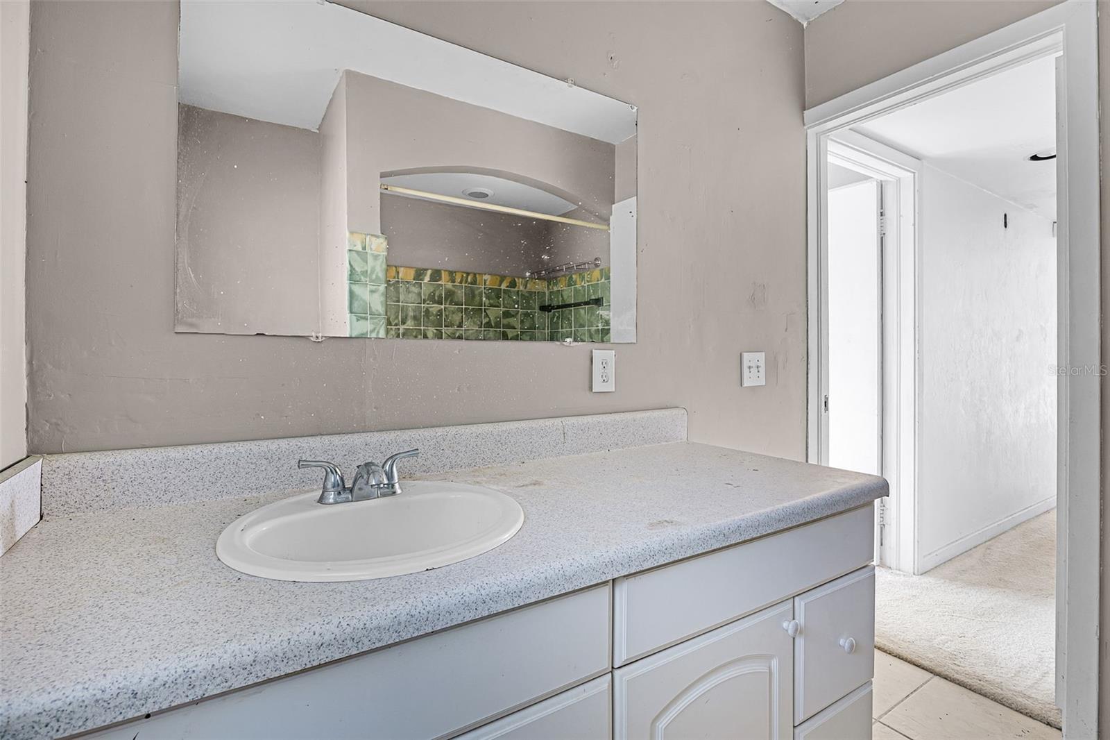 Image 23 of 35 For 905 Dowd Avenue