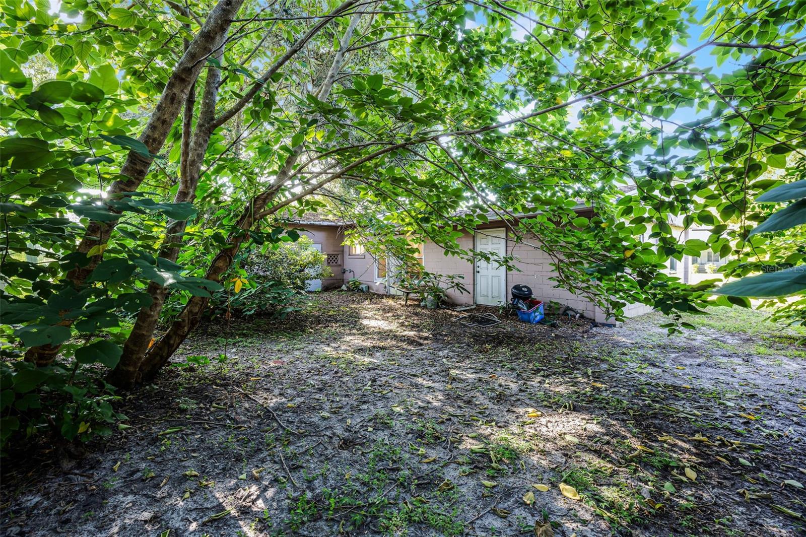 Image 30 of 35 For 905 Dowd Avenue