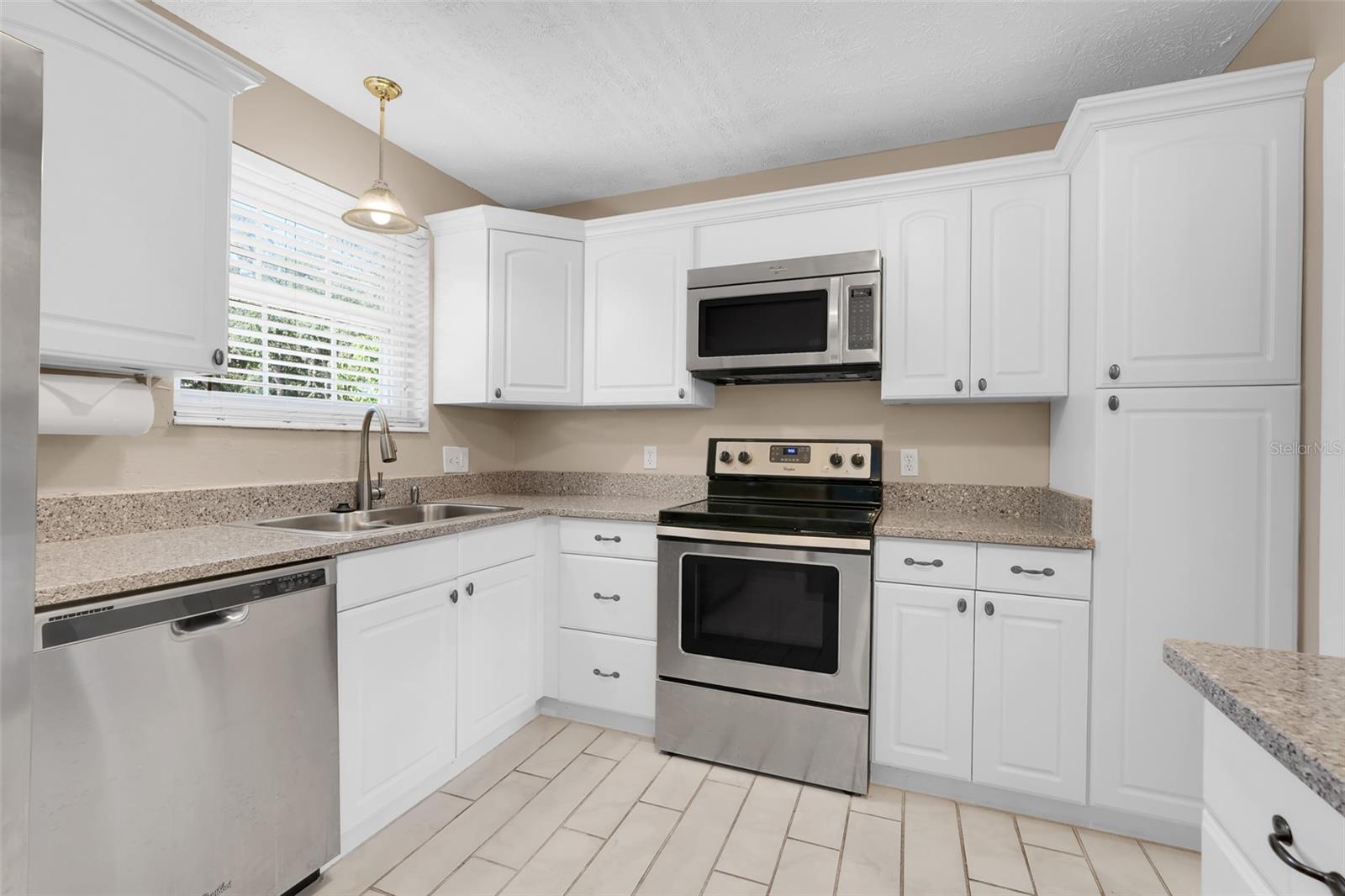 Image 12 of 33 For 4310 Lake Underhill Road D