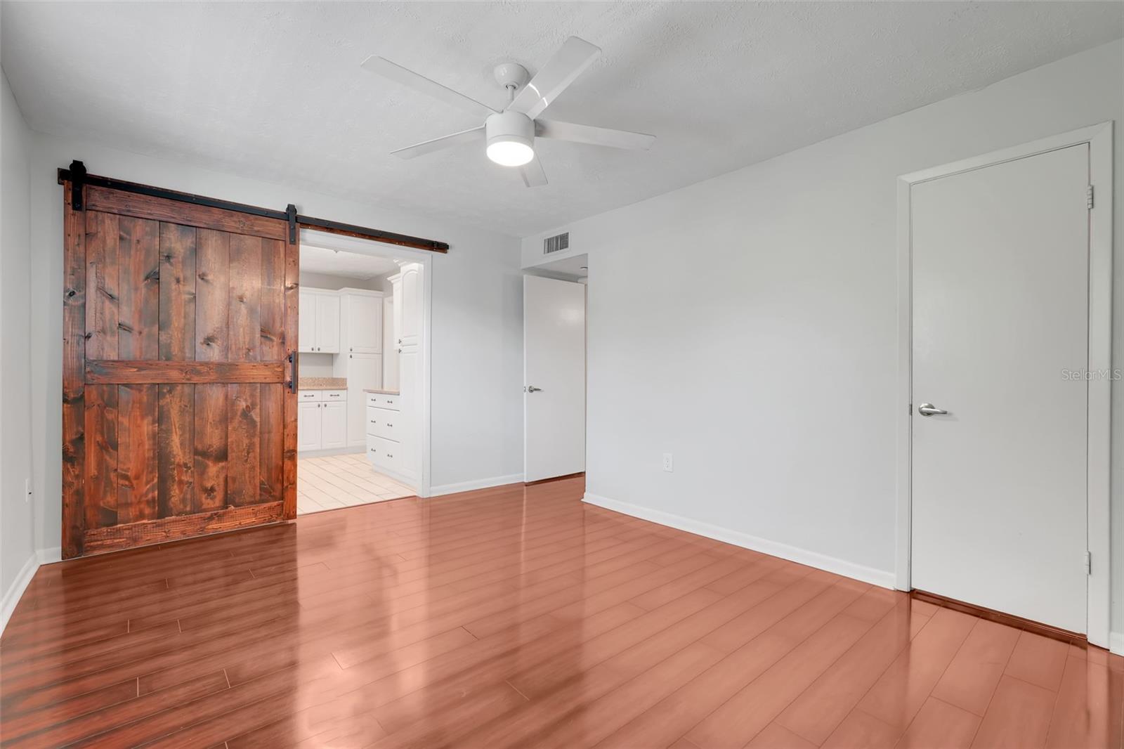 Image 15 of 33 For 4310 Lake Underhill Road D
