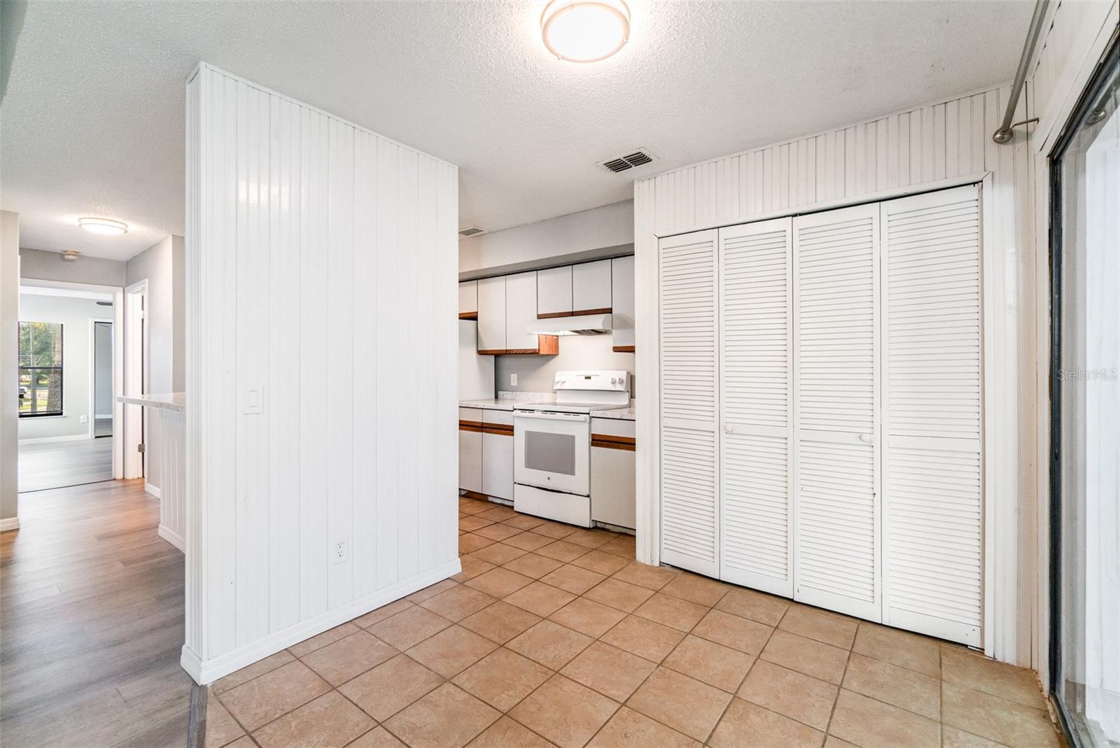 Image 16 of 41 For 4706 Sutton Terrace 111a2