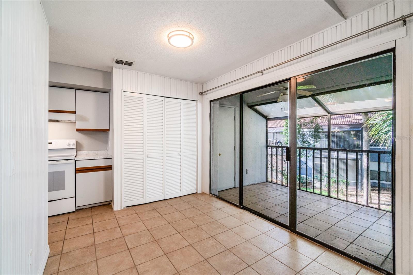 Image 17 of 41 For 4706 Sutton Terrace 111a2