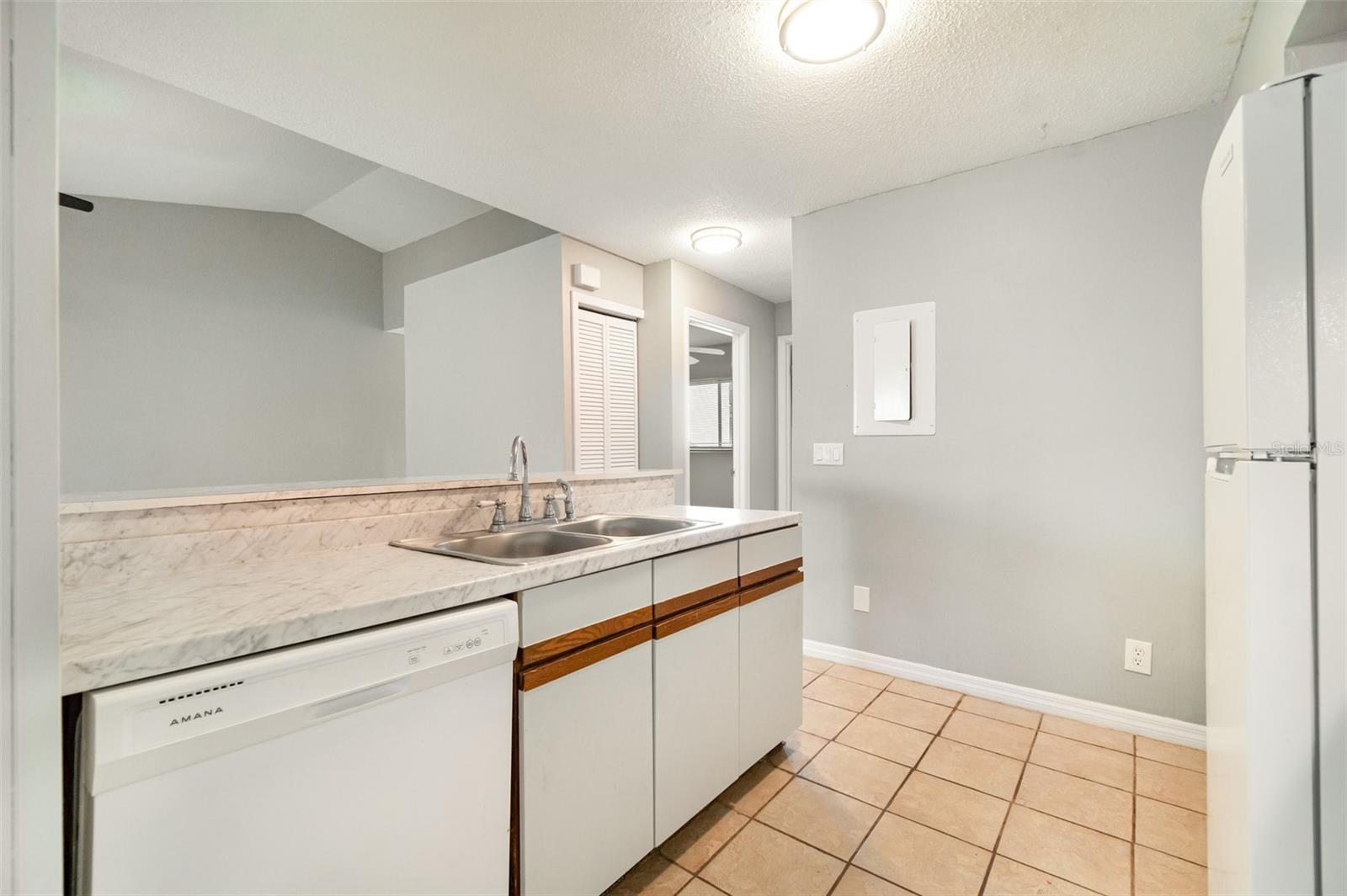 Image 21 of 41 For 4706 Sutton Terrace 111a2