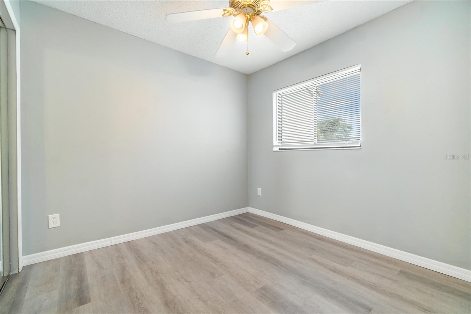 Image 23 of 41 For 4706 Sutton Terrace 111a2