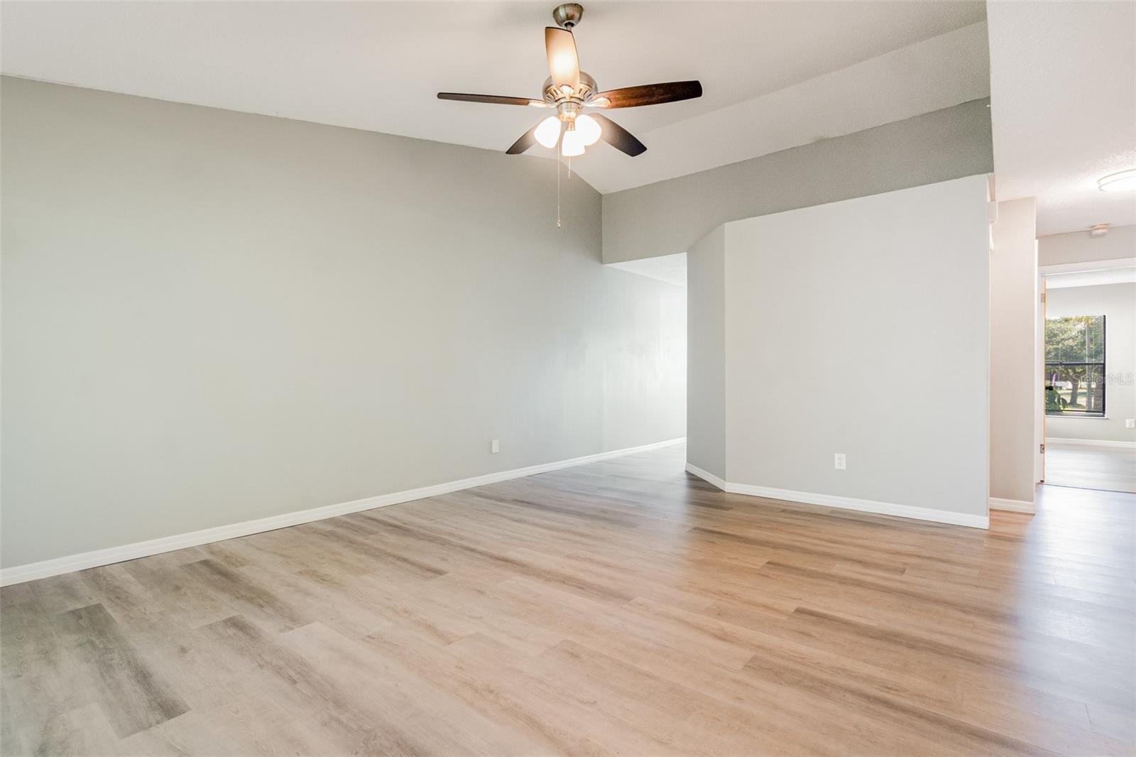 Image 7 of 41 For 4706 Sutton Terrace 111a2