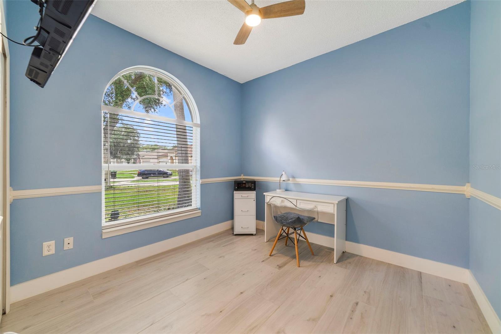Image 16 of 20 For 12727 Woodbury Oaks Drive