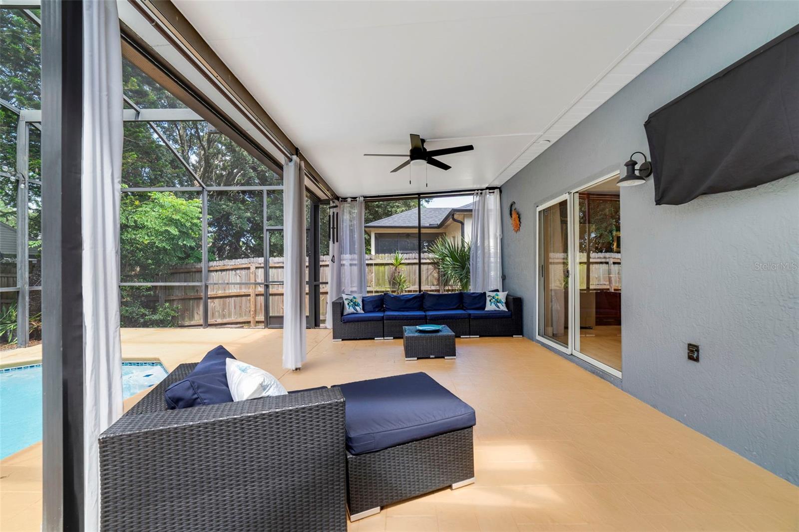 Image 17 of 20 For 12727 Woodbury Oaks Drive