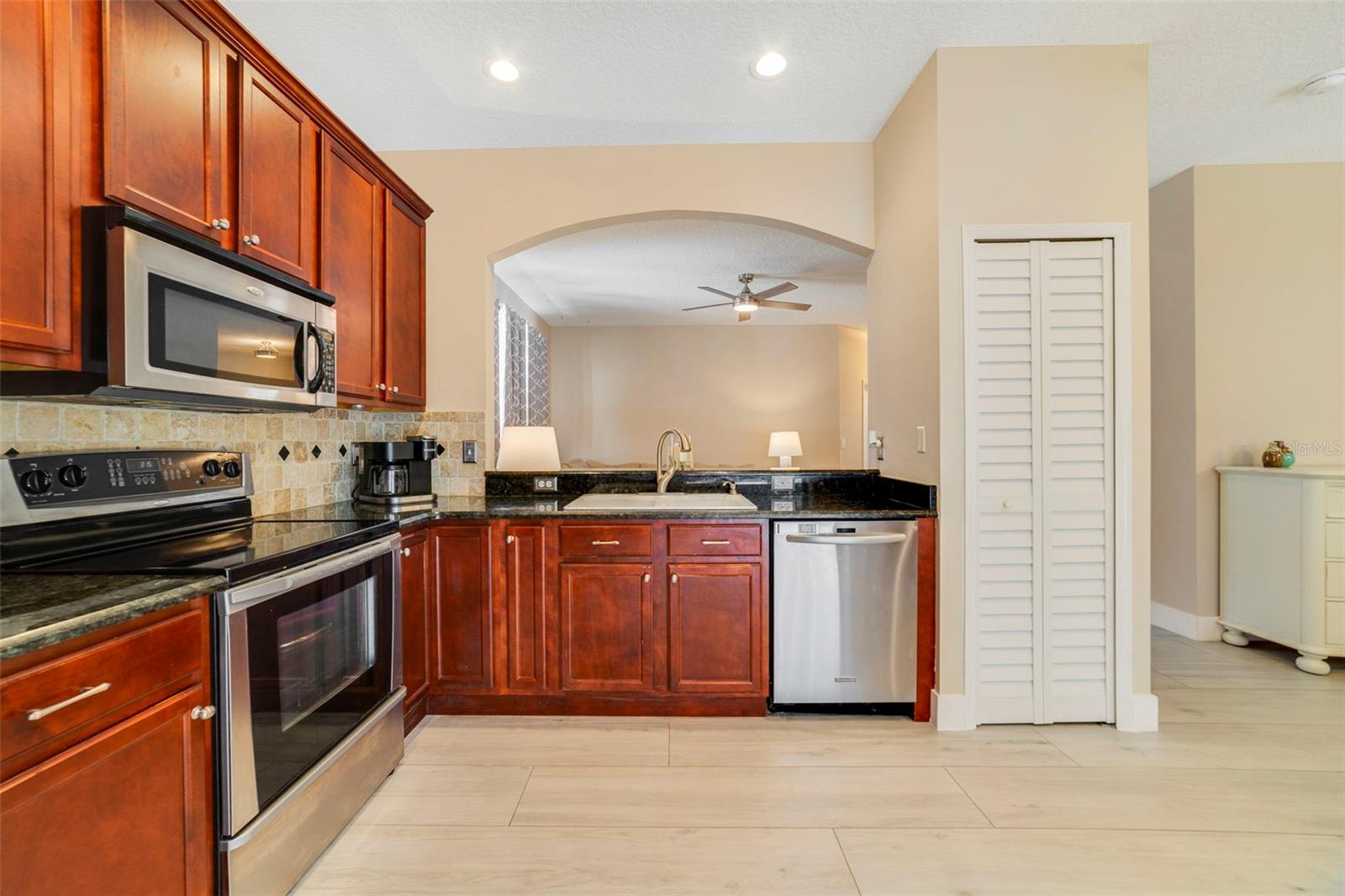 Image 4 of 20 For 12727 Woodbury Oaks Drive