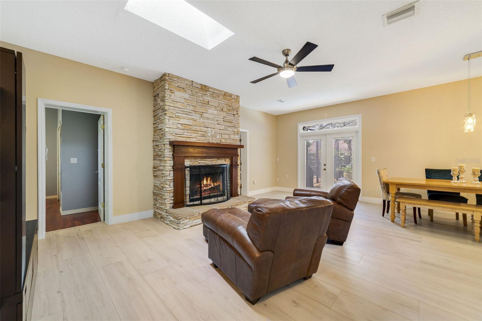 Image 7 of 20 For 12727 Woodbury Oaks Drive