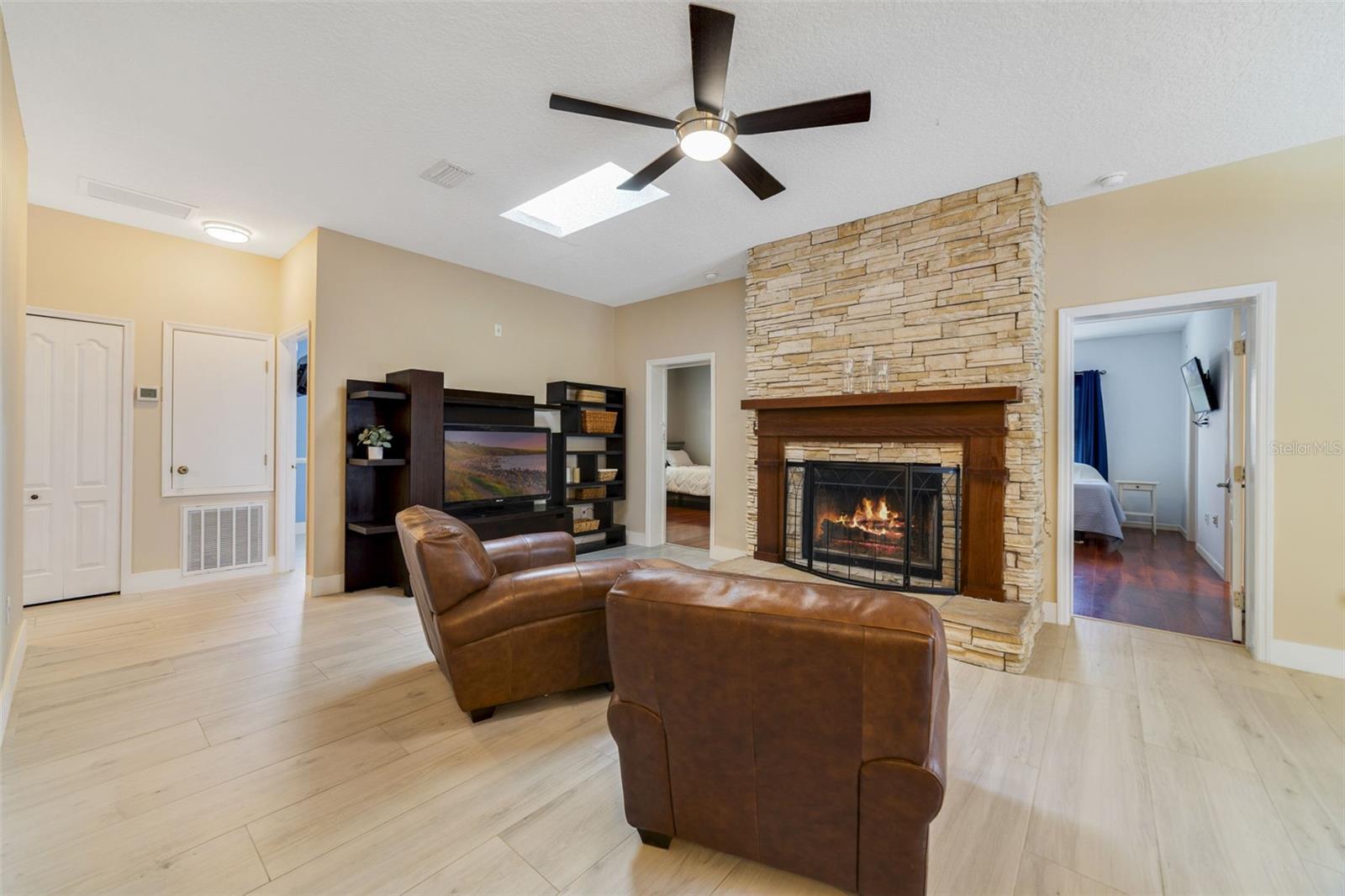 Image 8 of 20 For 12727 Woodbury Oaks Drive