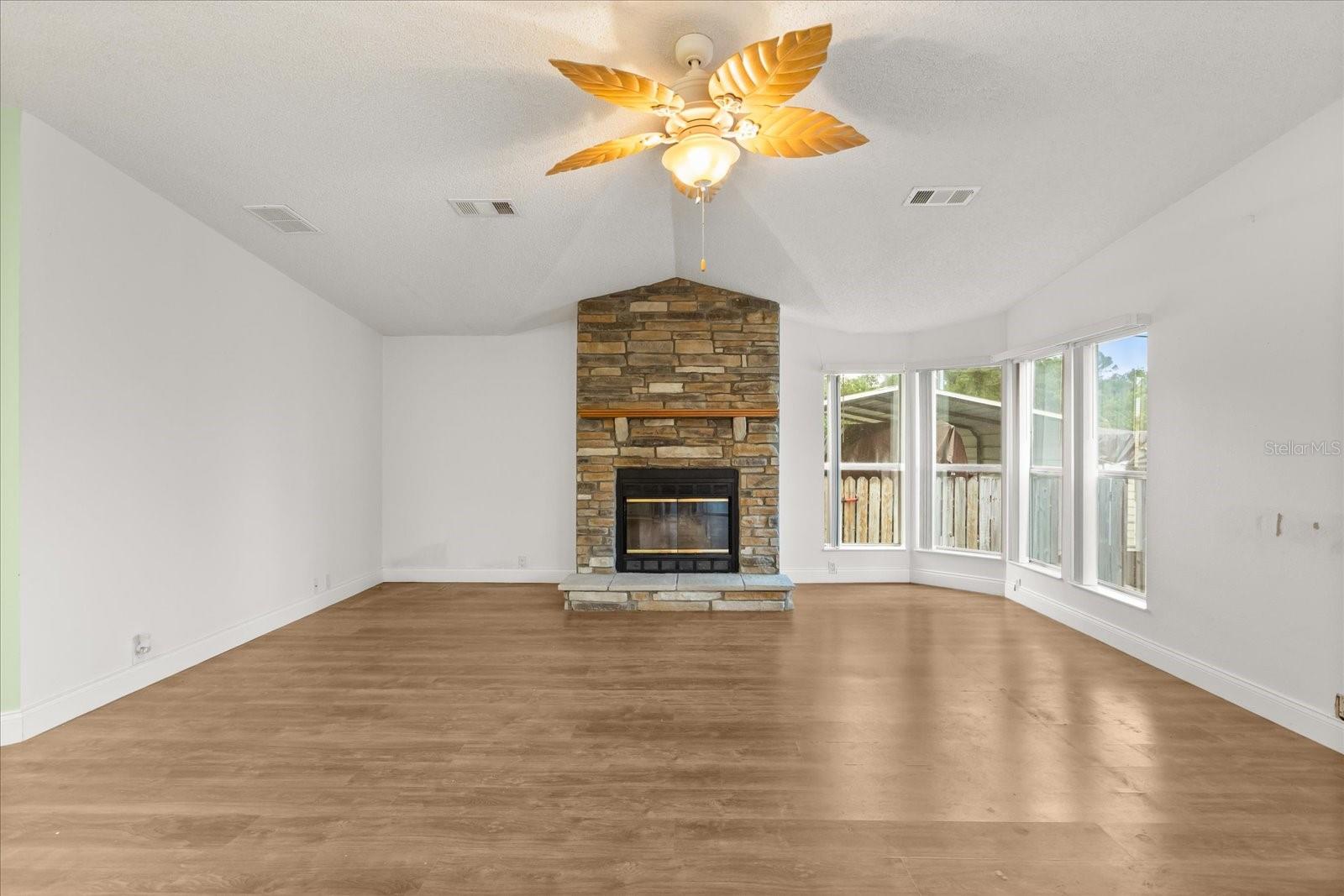 Image 11 of 29 For 1134 Luther Drive
