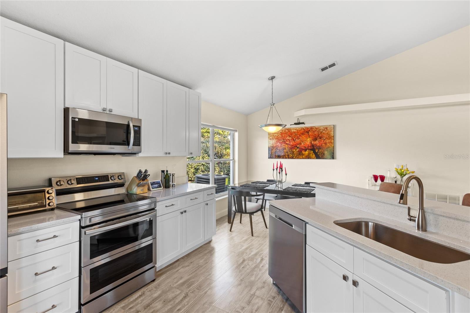 Image 15 of 41 For 10732 Porter Trail