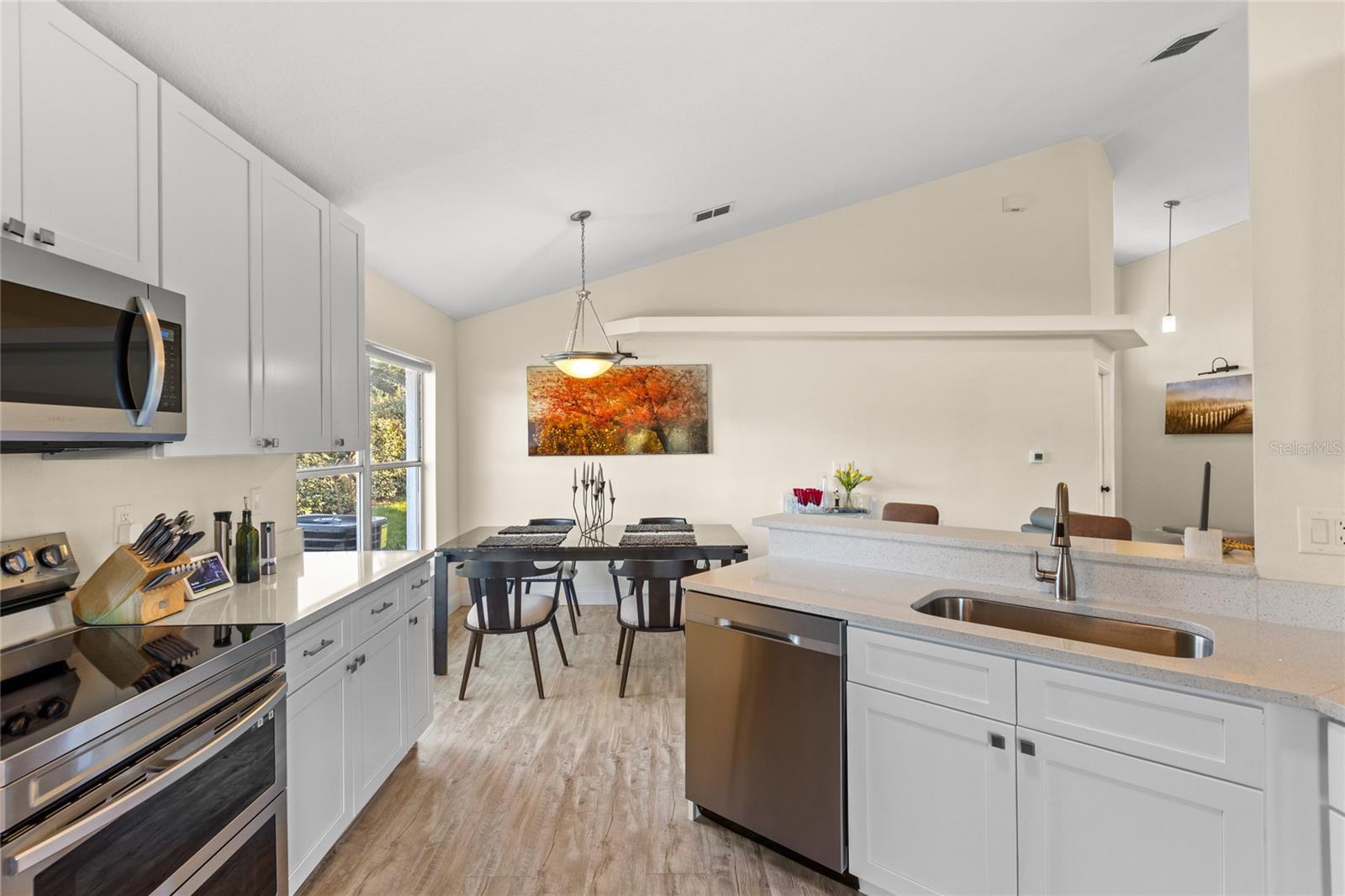 Image 16 of 41 For 10732 Porter Trail