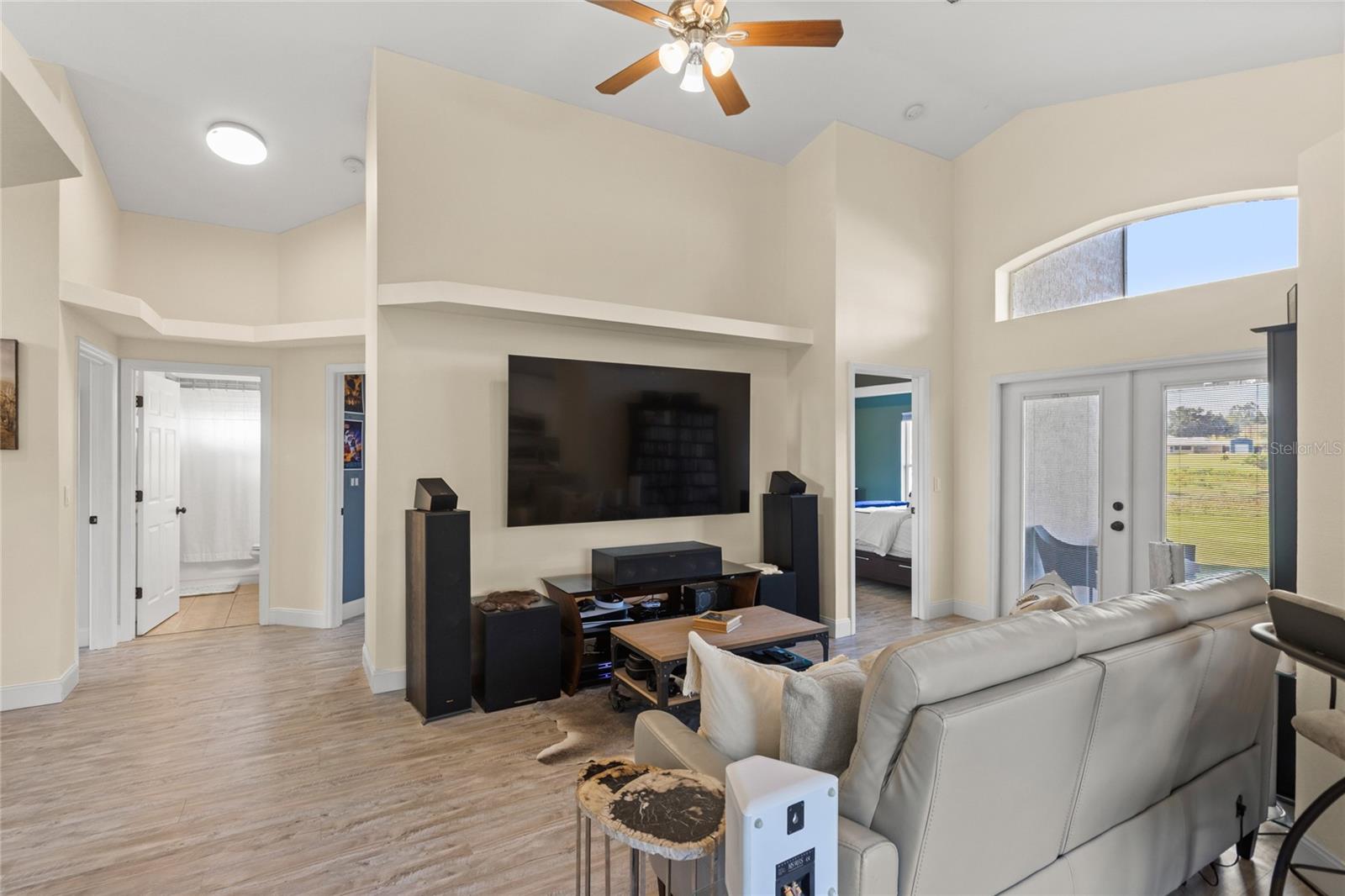 Image 17 of 41 For 10732 Porter Trail