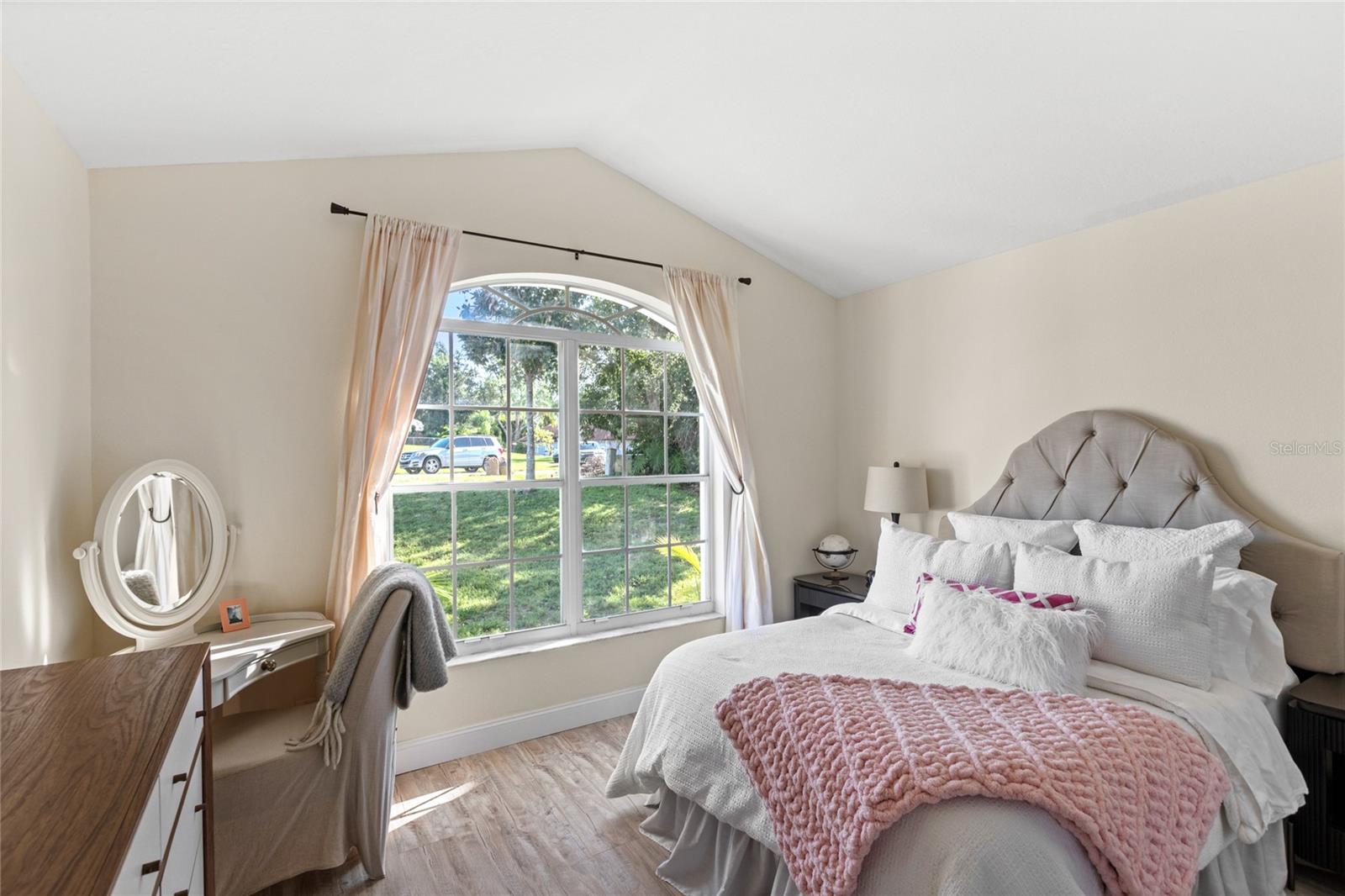 Image 19 of 41 For 10732 Porter Trail