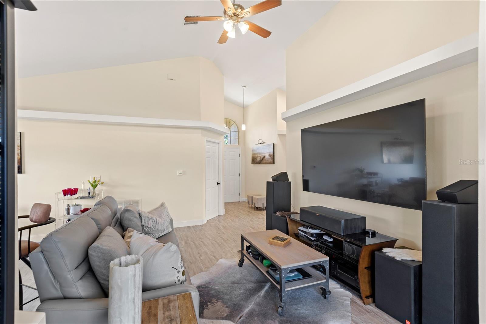 Image 4 of 41 For 10732 Porter Trail