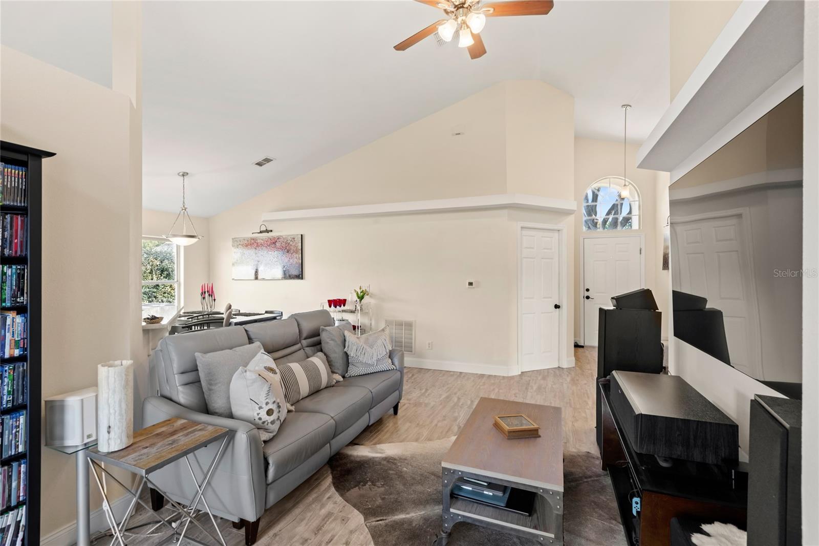 Image 5 of 41 For 10732 Porter Trail